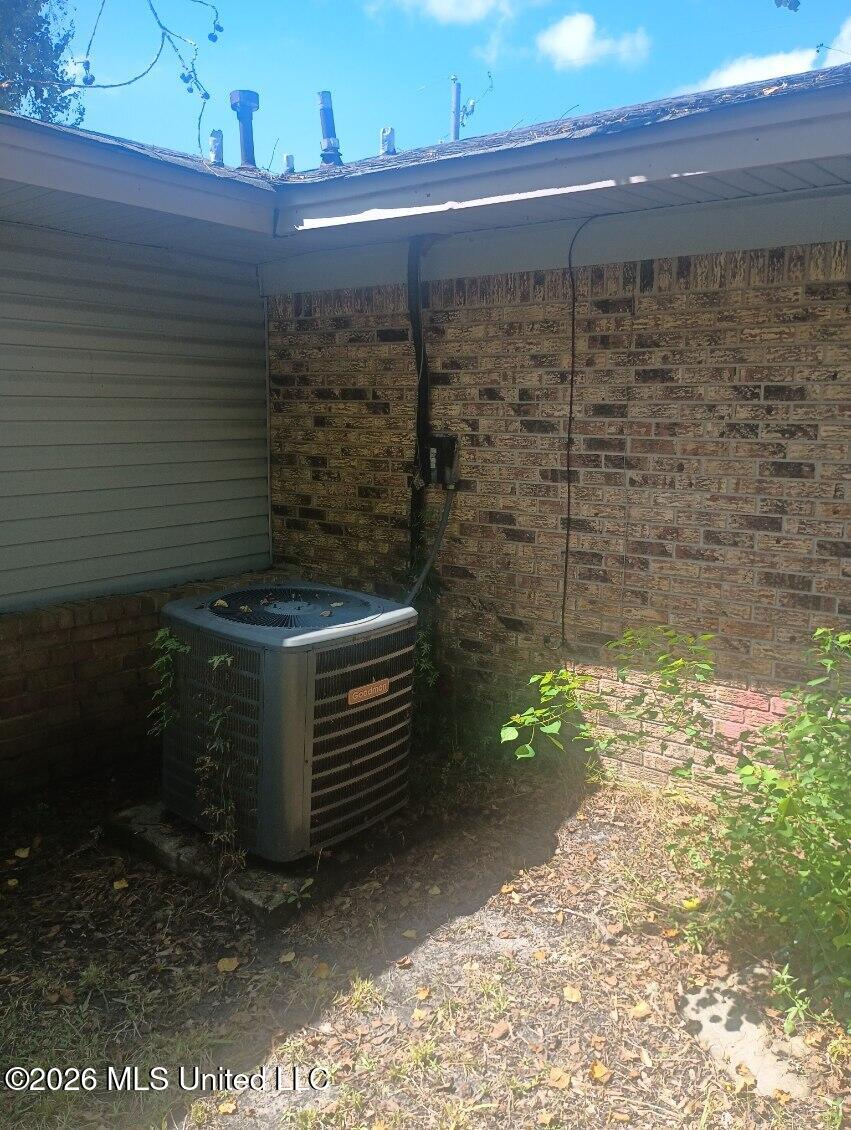 3937 Monterey Drive Property Photo 2