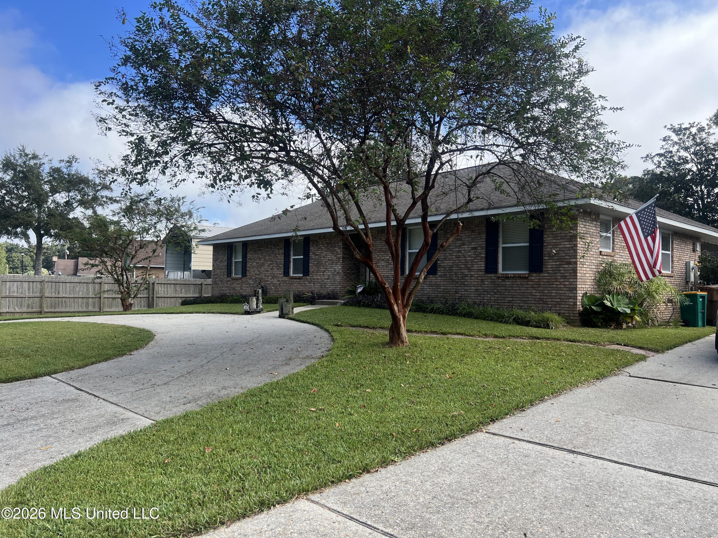 106 Shady Drive Property Photo 1