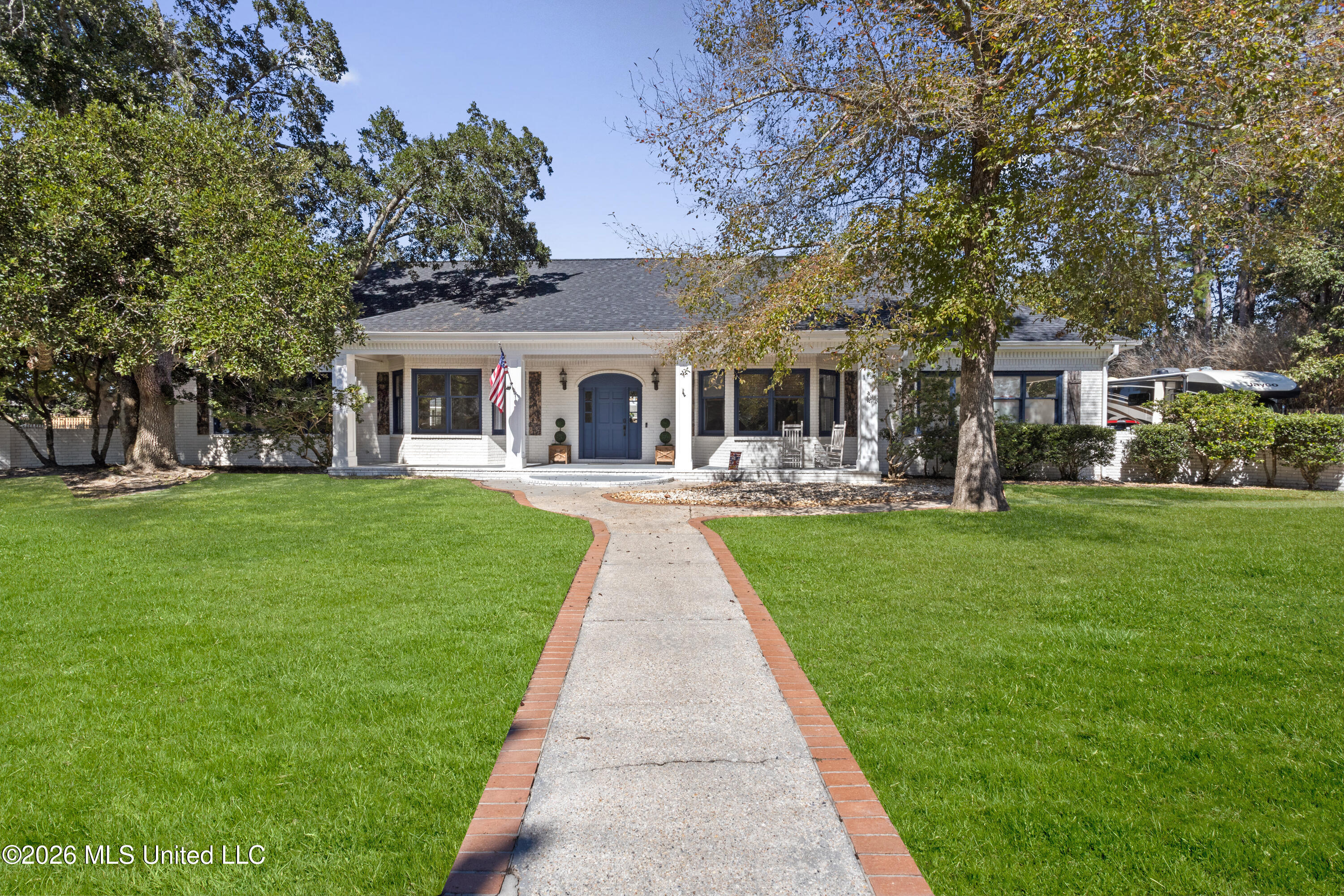 1009 Pino Street Property Photo 1