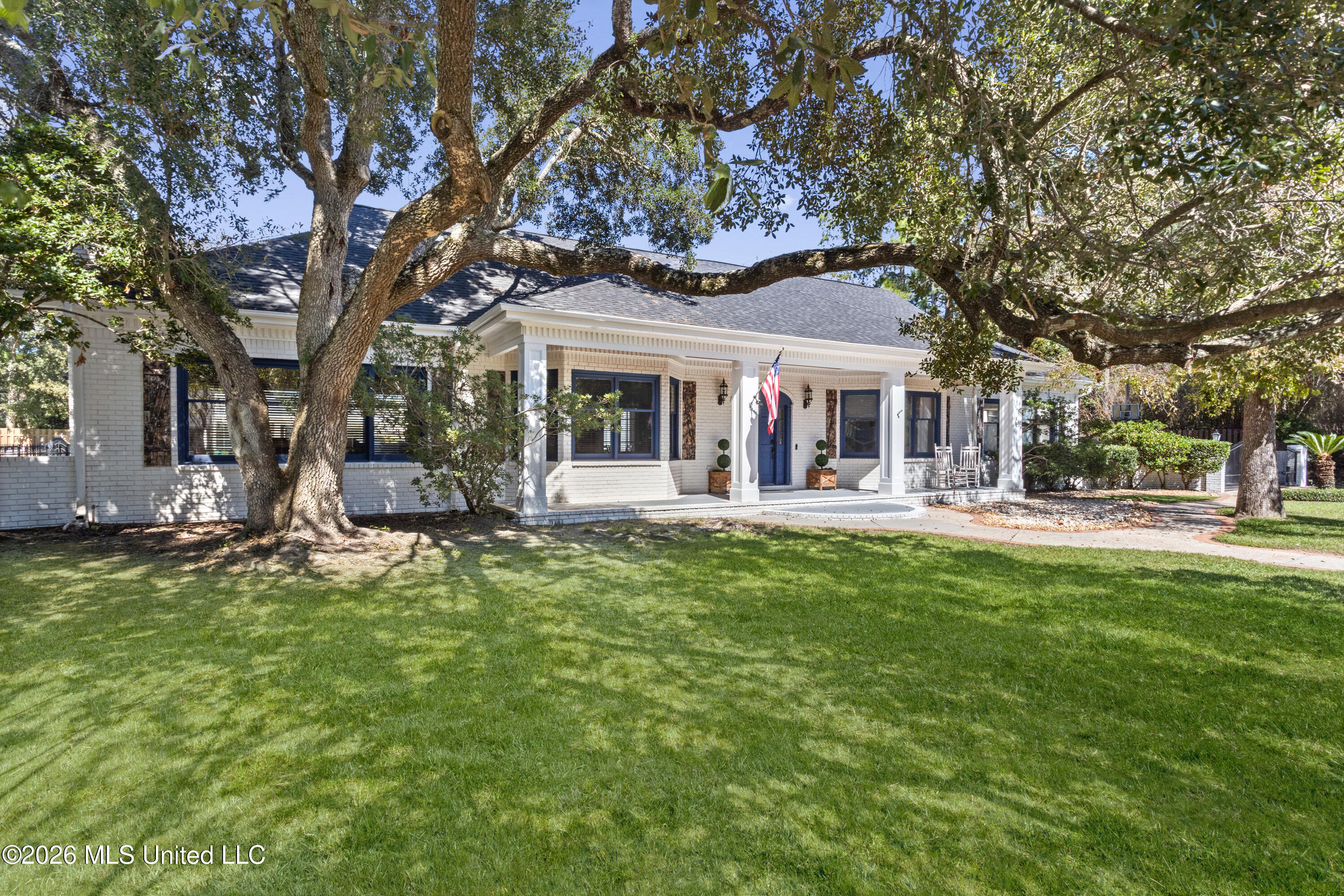 1009 Pino Street Property Photo 3