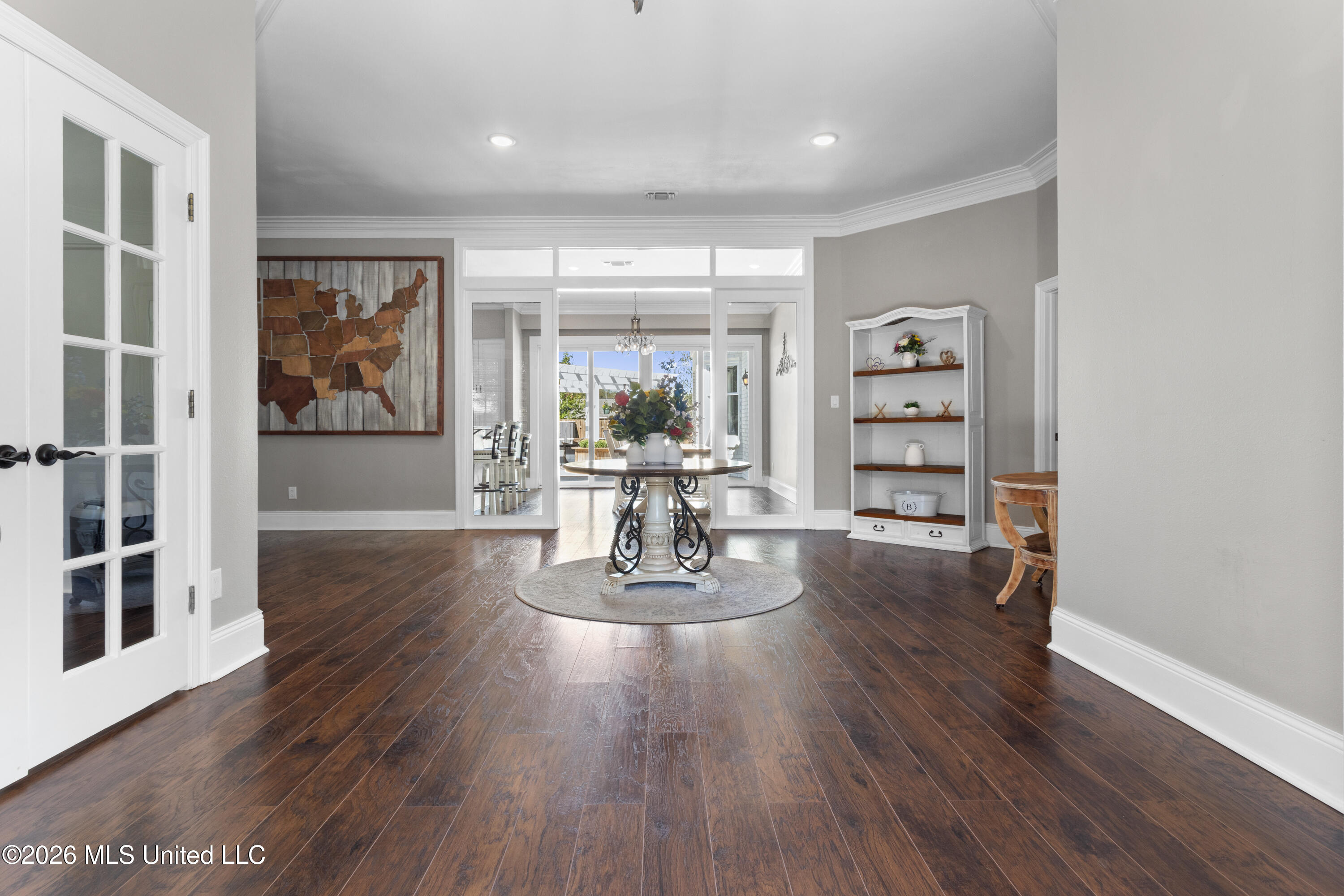 1009 Pino Street Property Photo 8