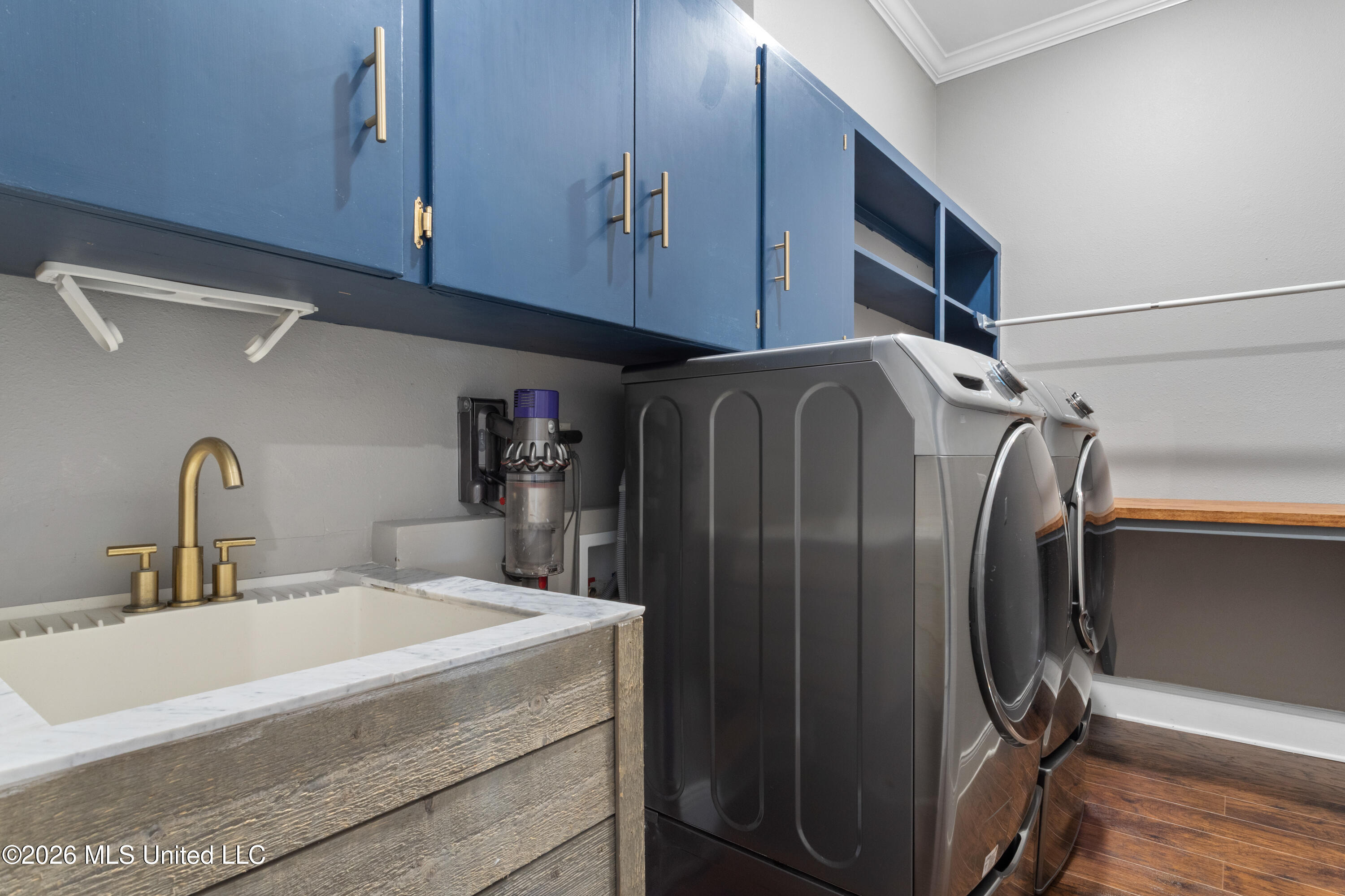 1009 Pino Street Property Photo 48