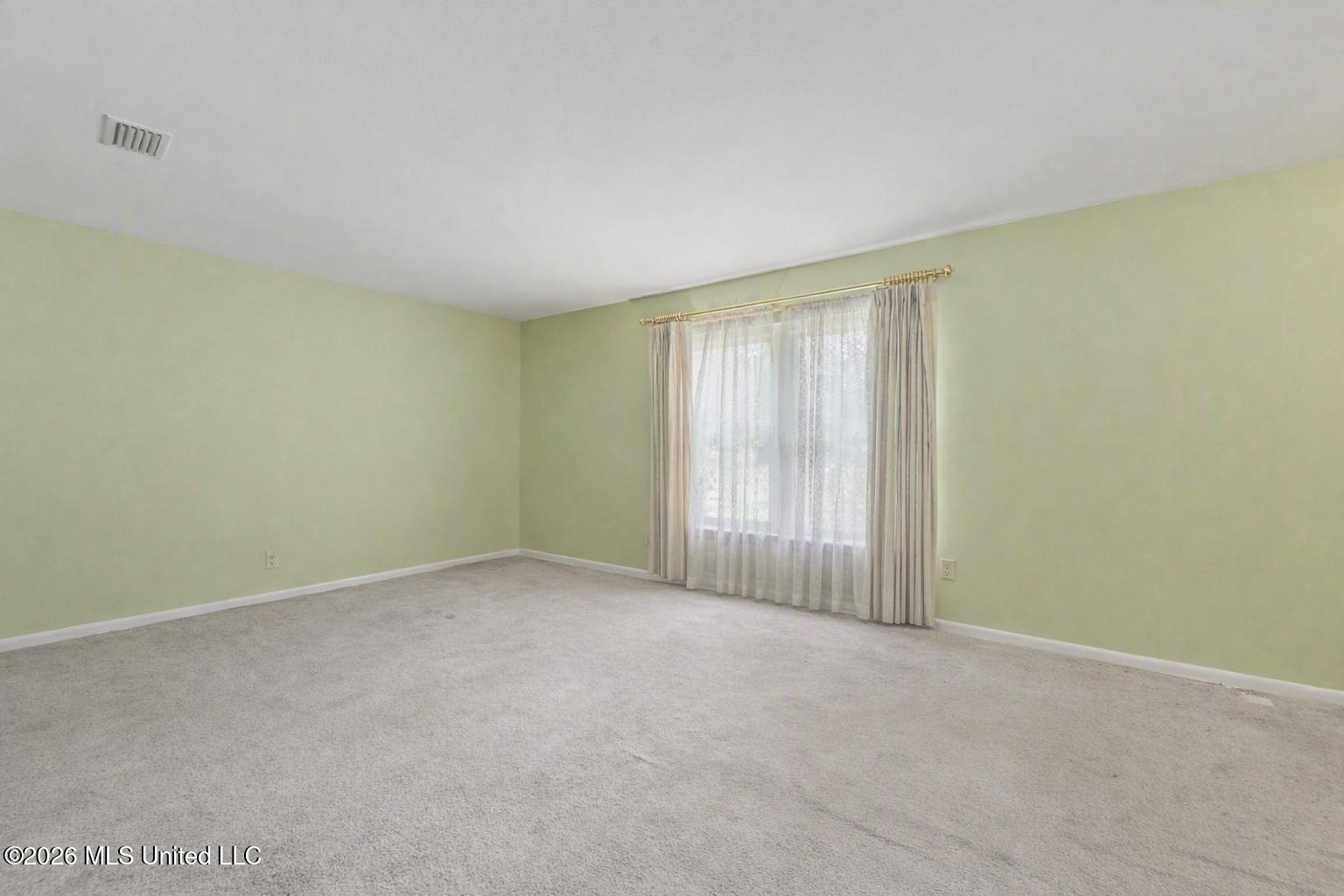 227 Pinewood Circle Property Photo 3