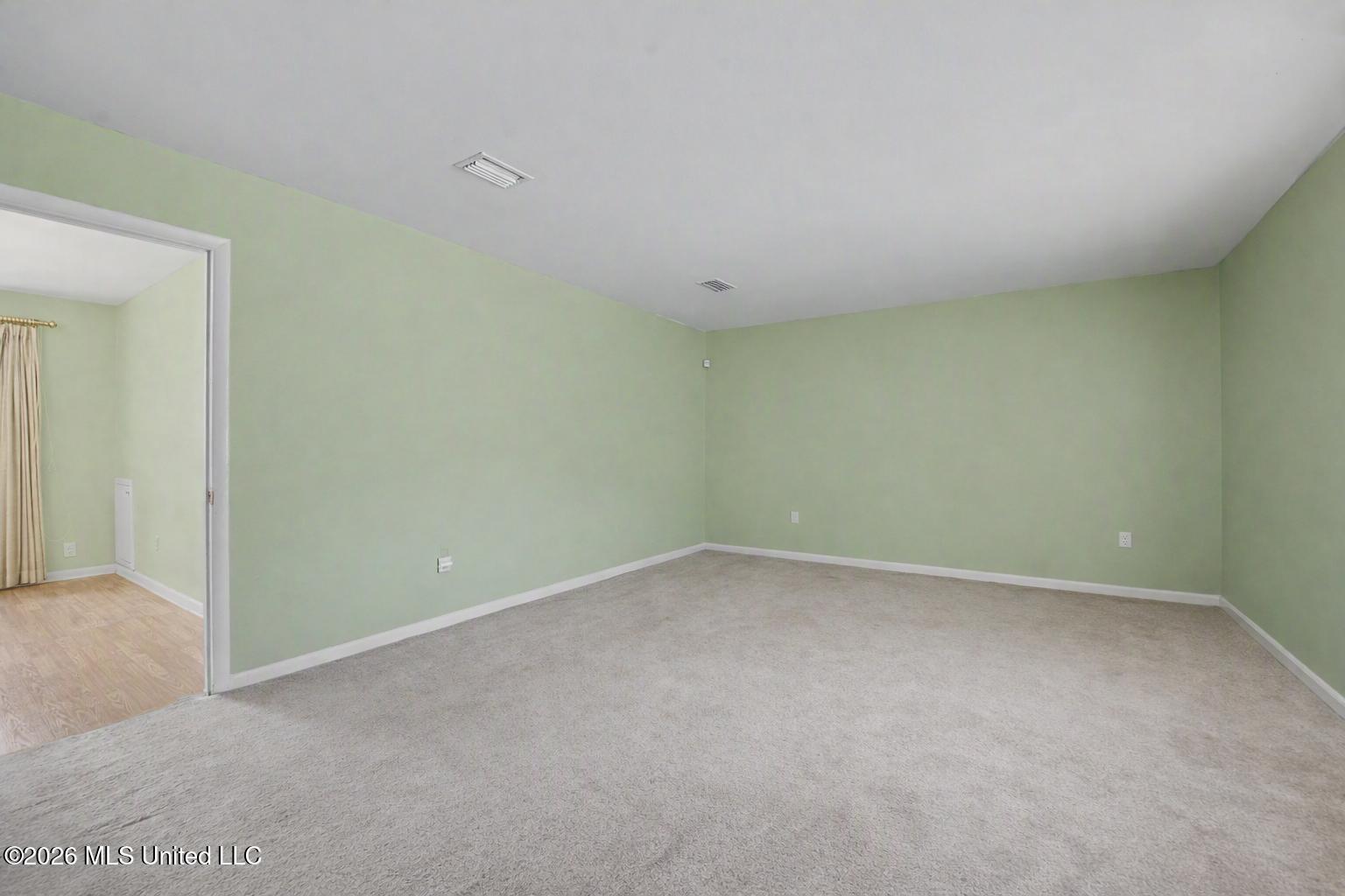 227 Pinewood Circle Property Photo 4