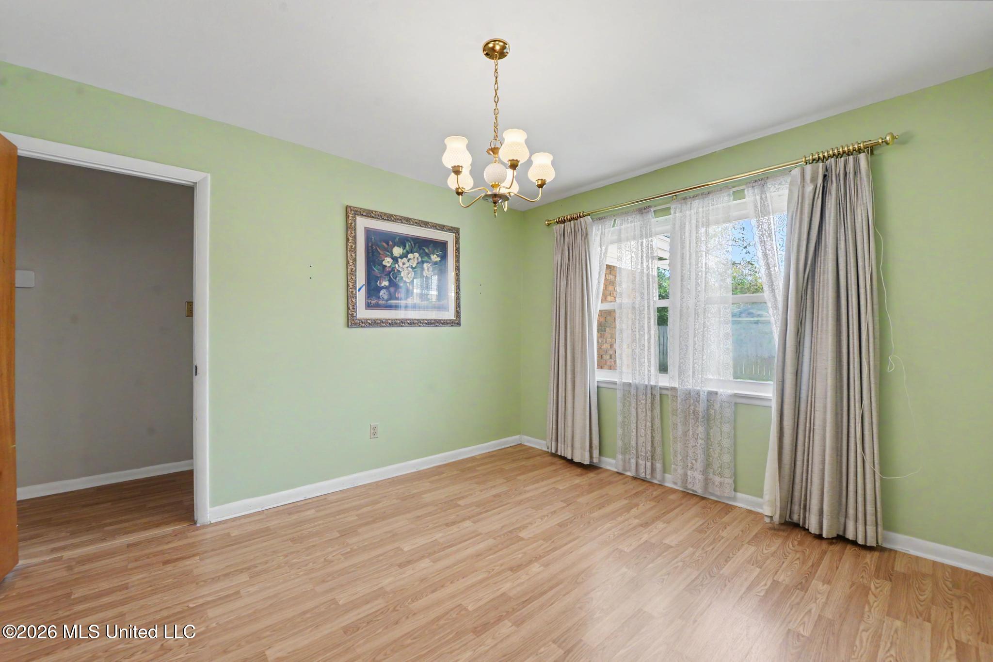 227 Pinewood Circle Property Photo 5