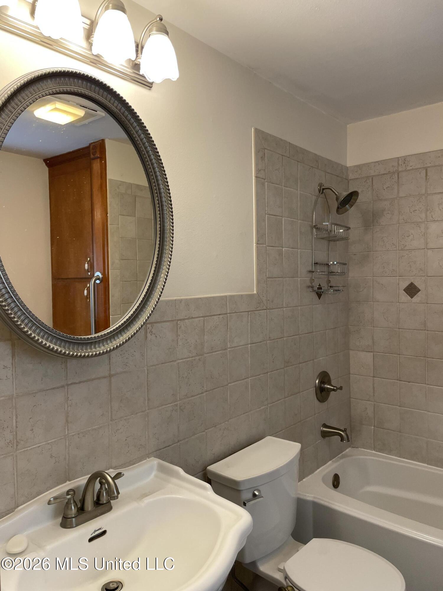 227 Pinewood Circle Property Photo 13