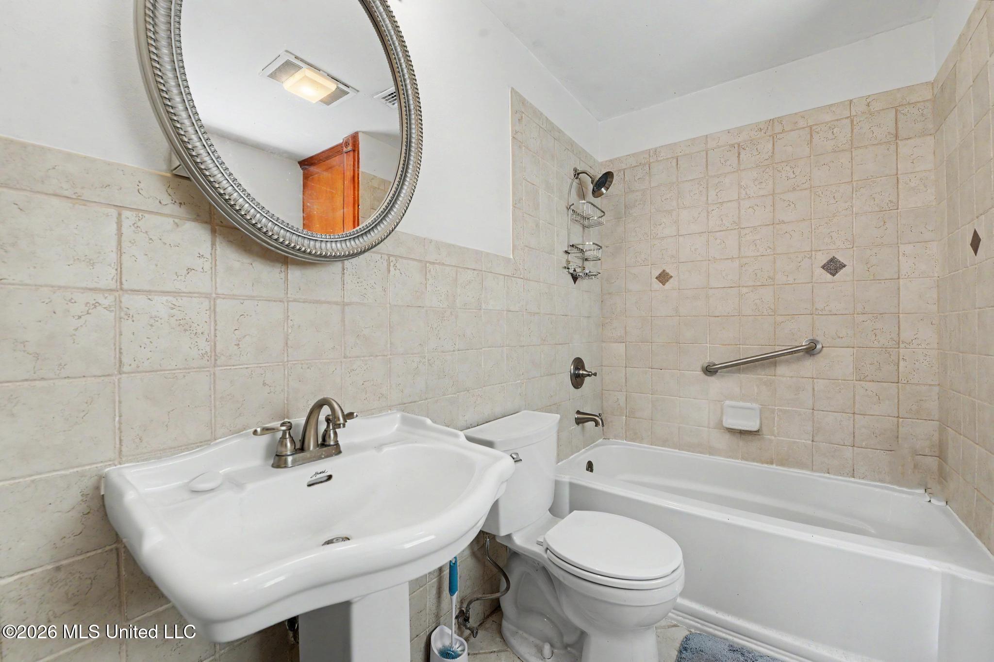 227 Pinewood Circle Property Photo 15