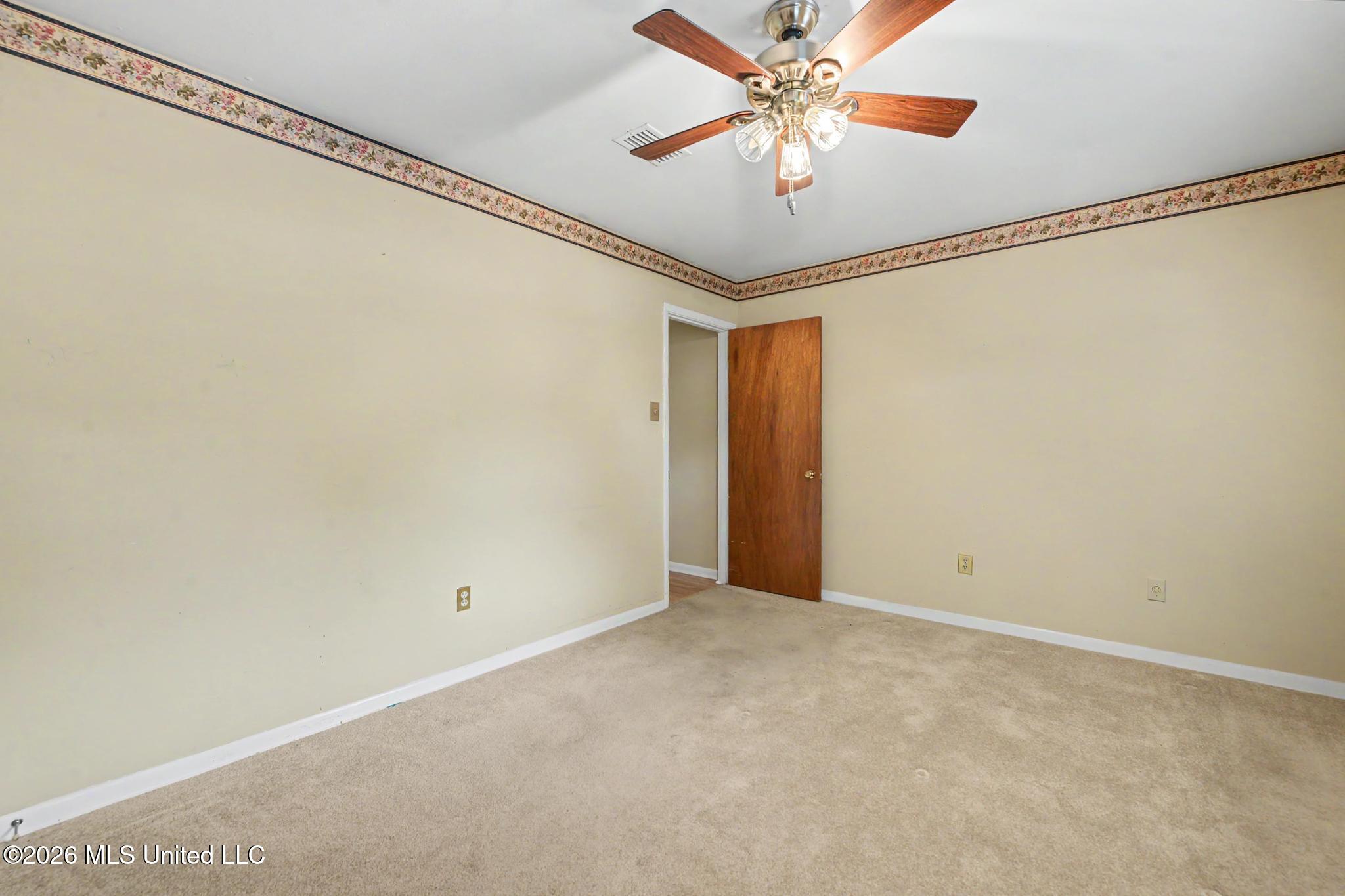 227 Pinewood Circle Property Photo 17