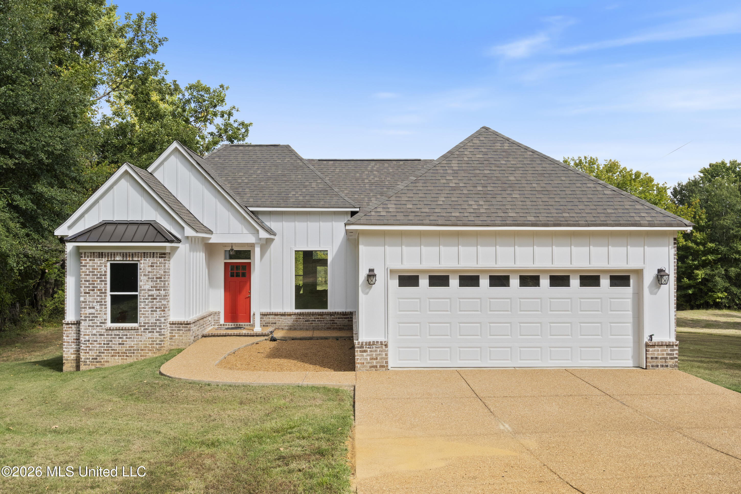 2989 Brownlee Road Property Photo 1