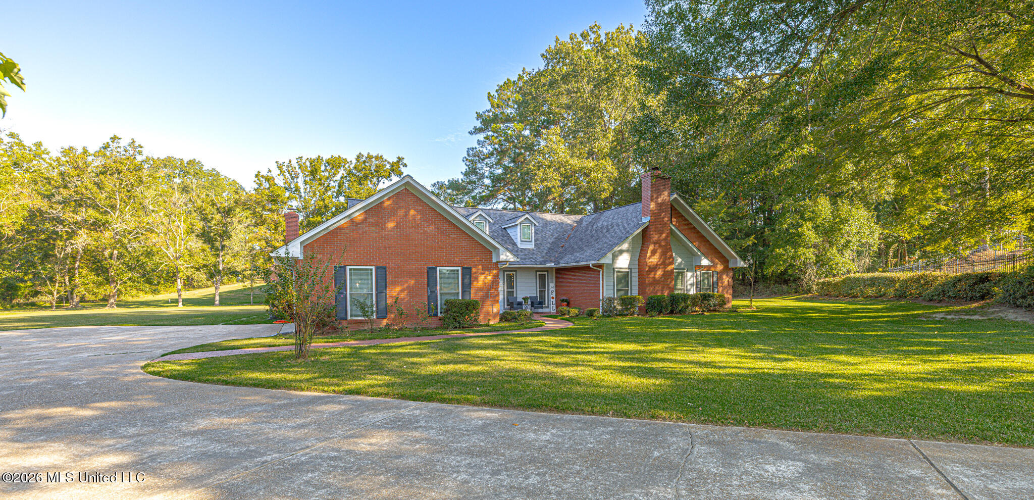 4313 Bishop Drive Property Photo 3