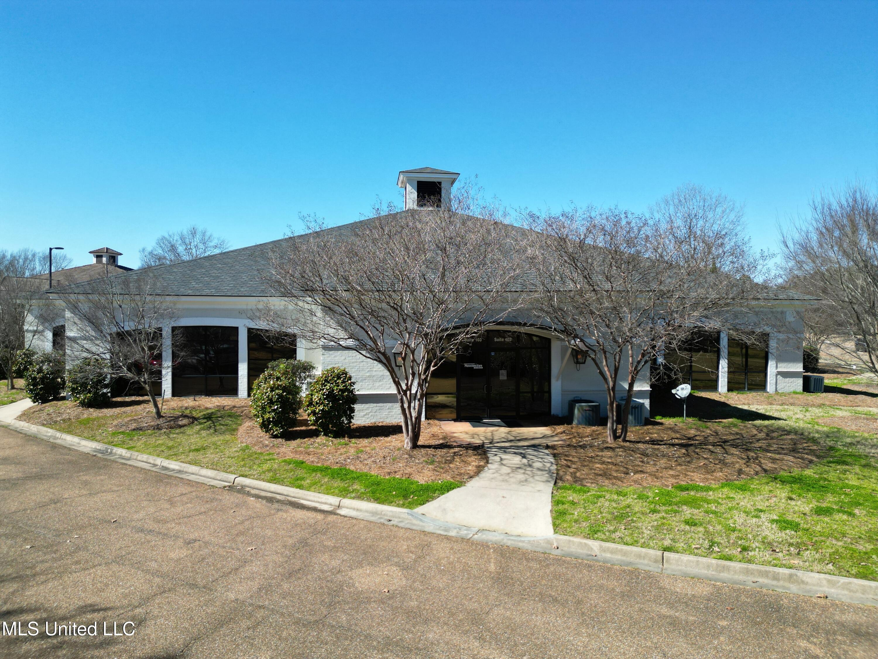 601 Crescent Boulevard Property Photo 1
