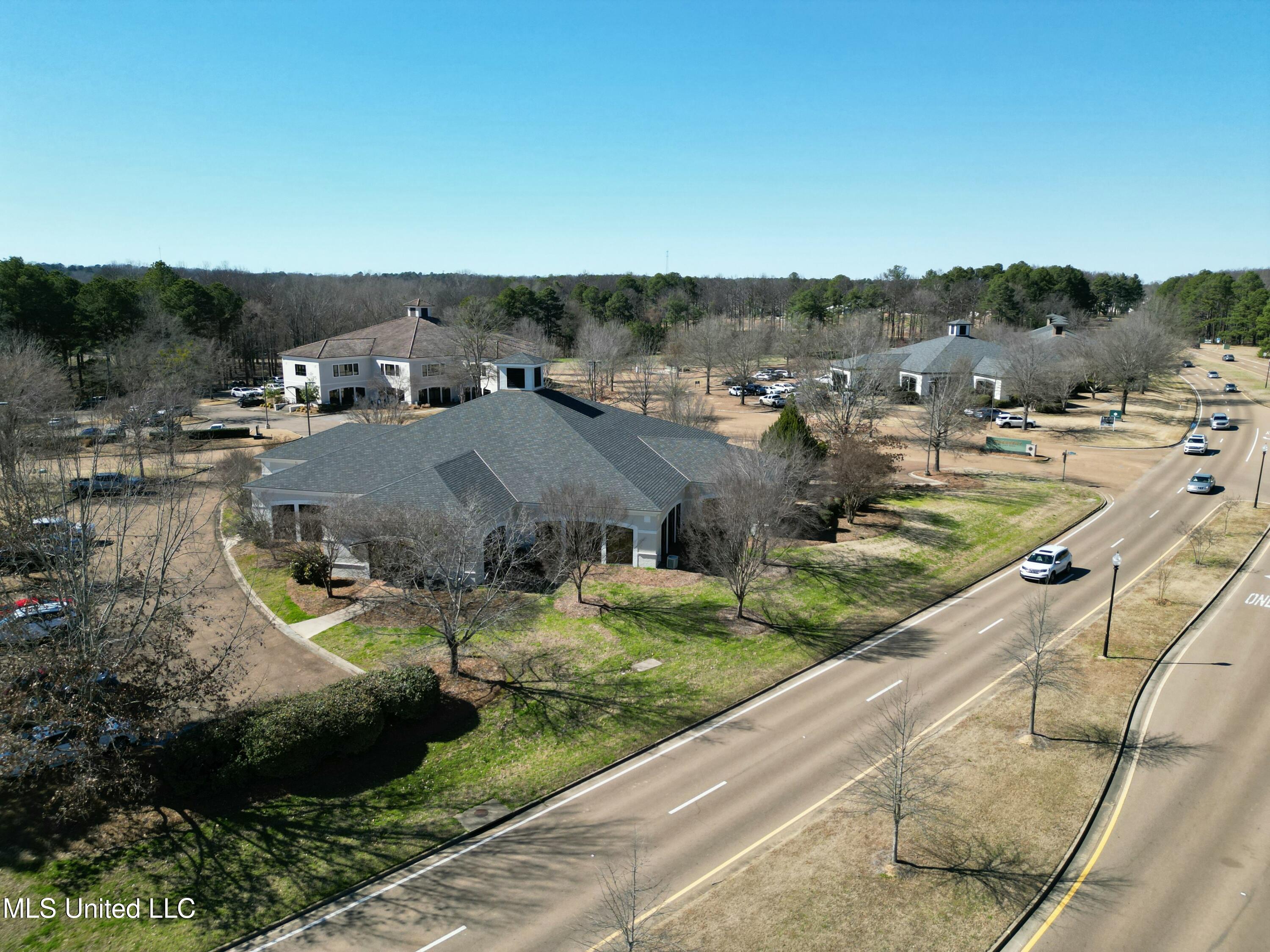 601 Crescent Boulevard Property Photo 10