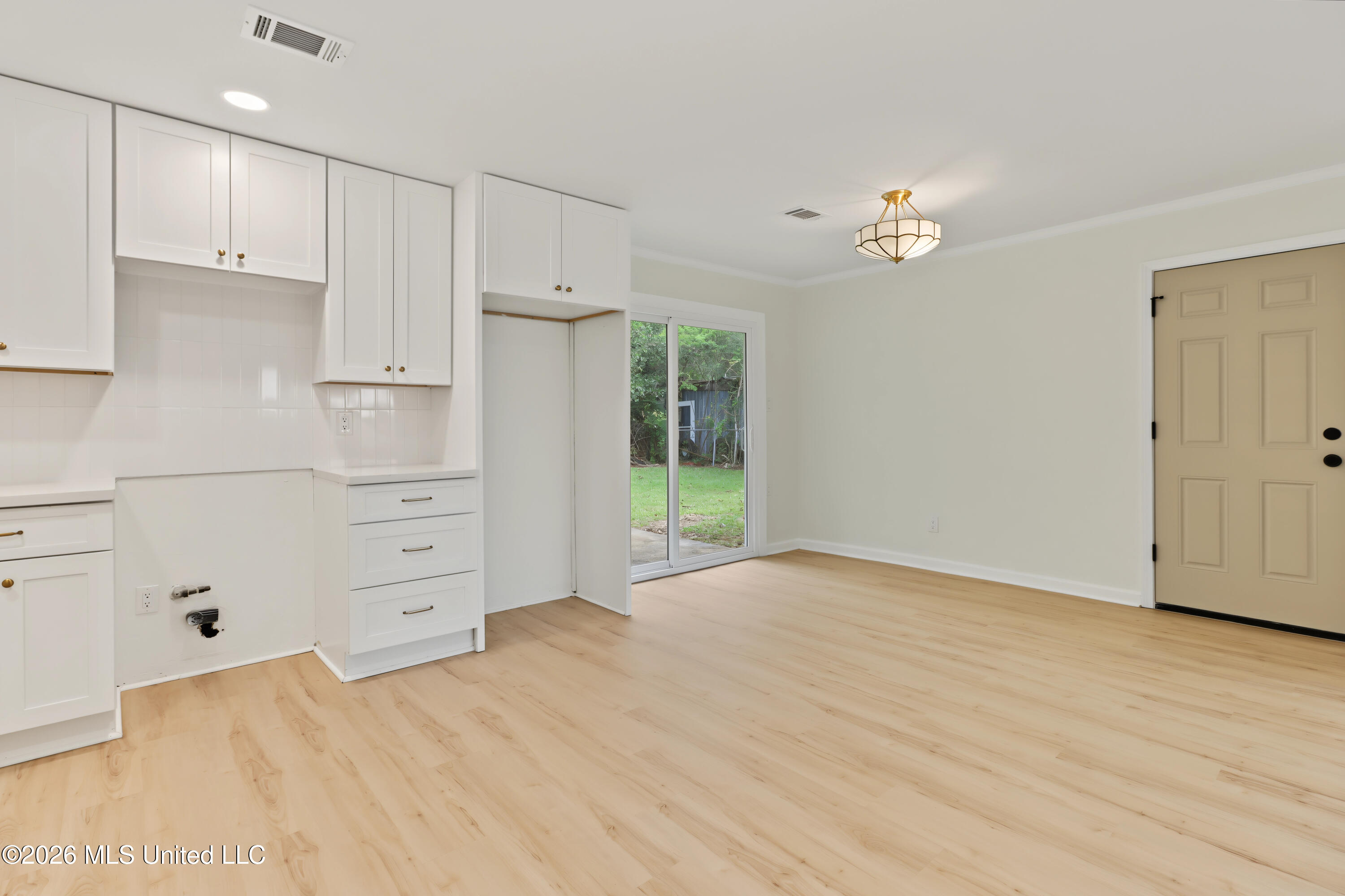 129 Woodland Circle Property Photo 7