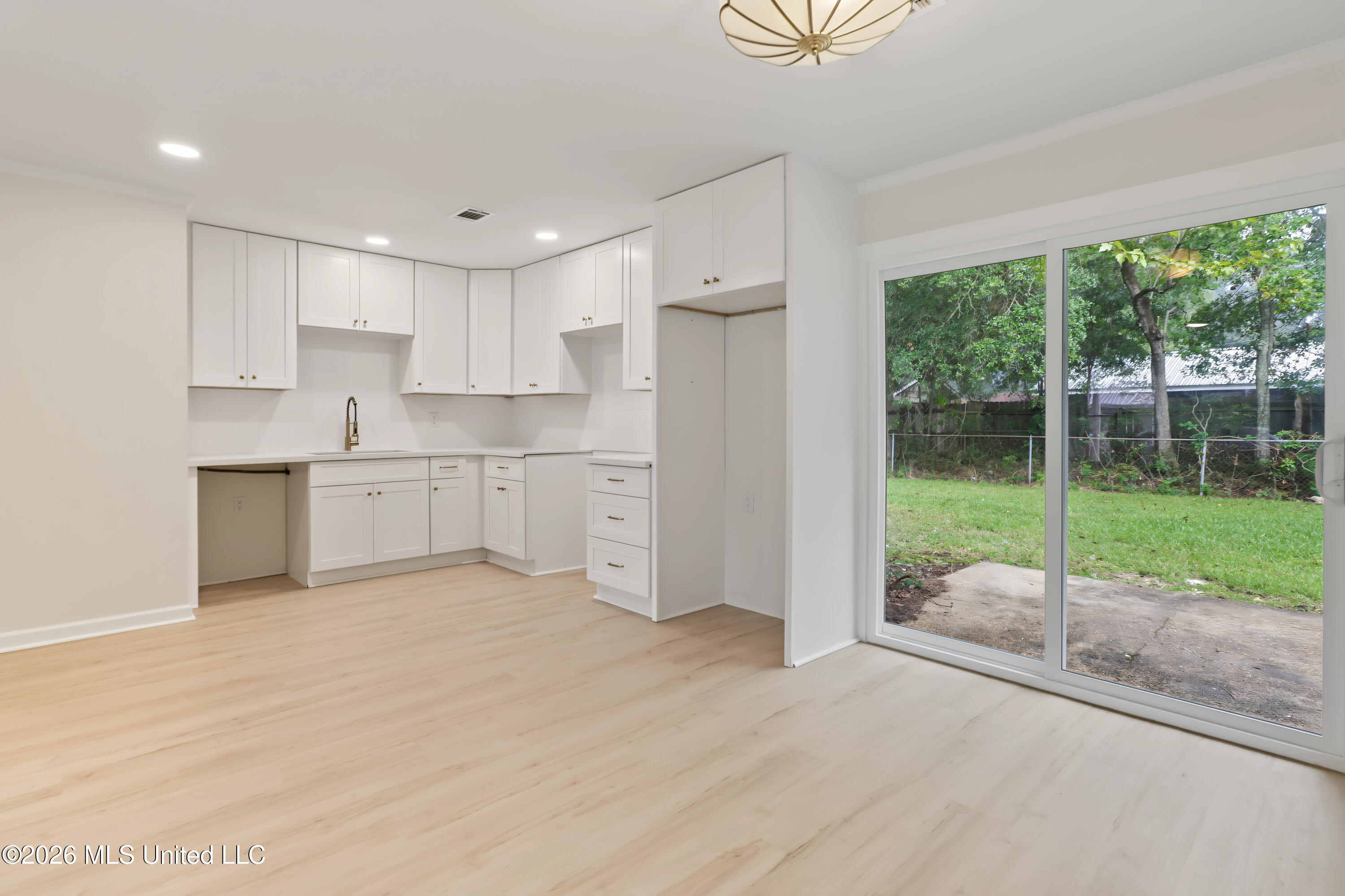 129 Woodland Circle Property Photo 8