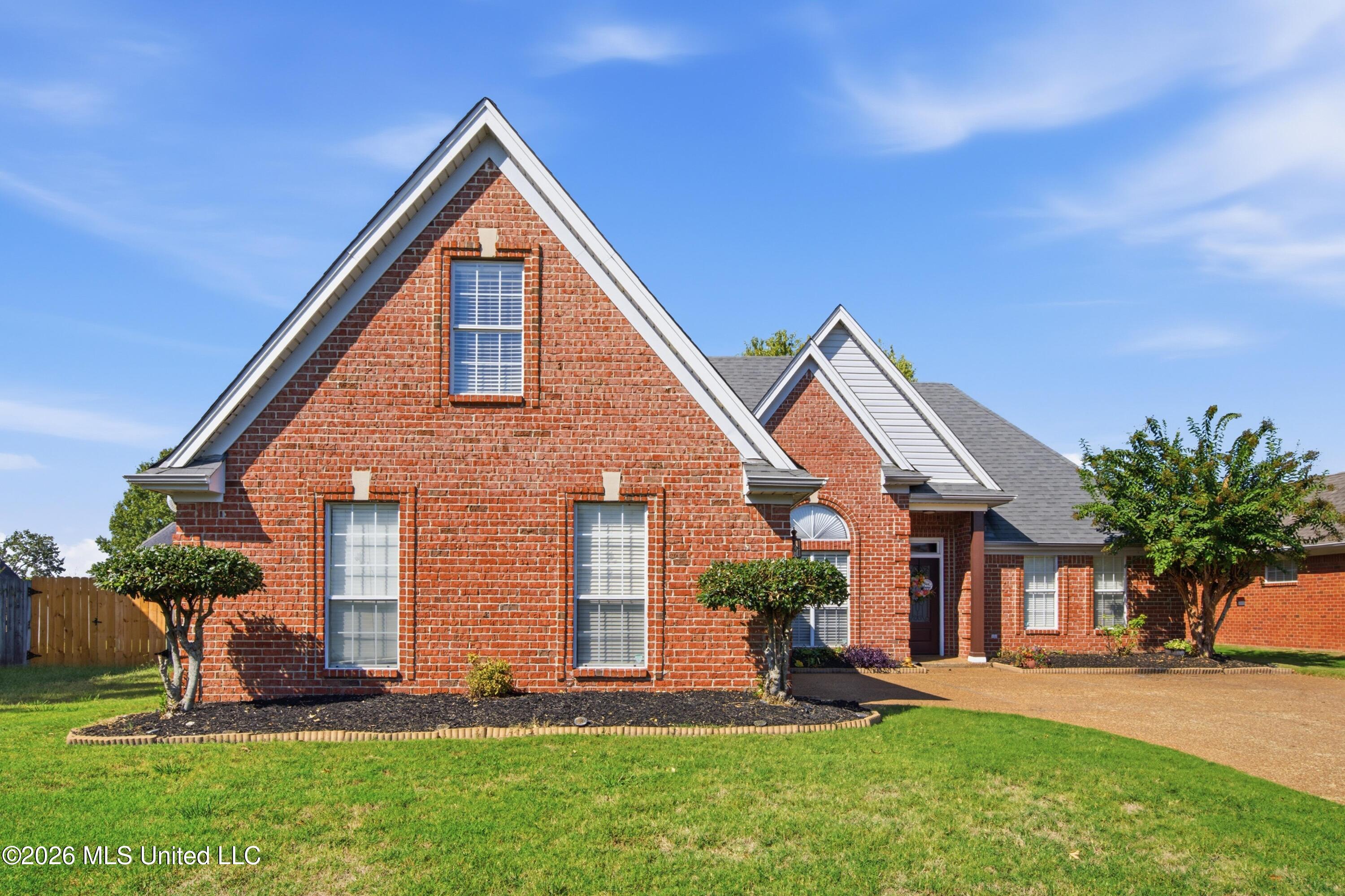 8903 Shellflower Drive Property Photo 1