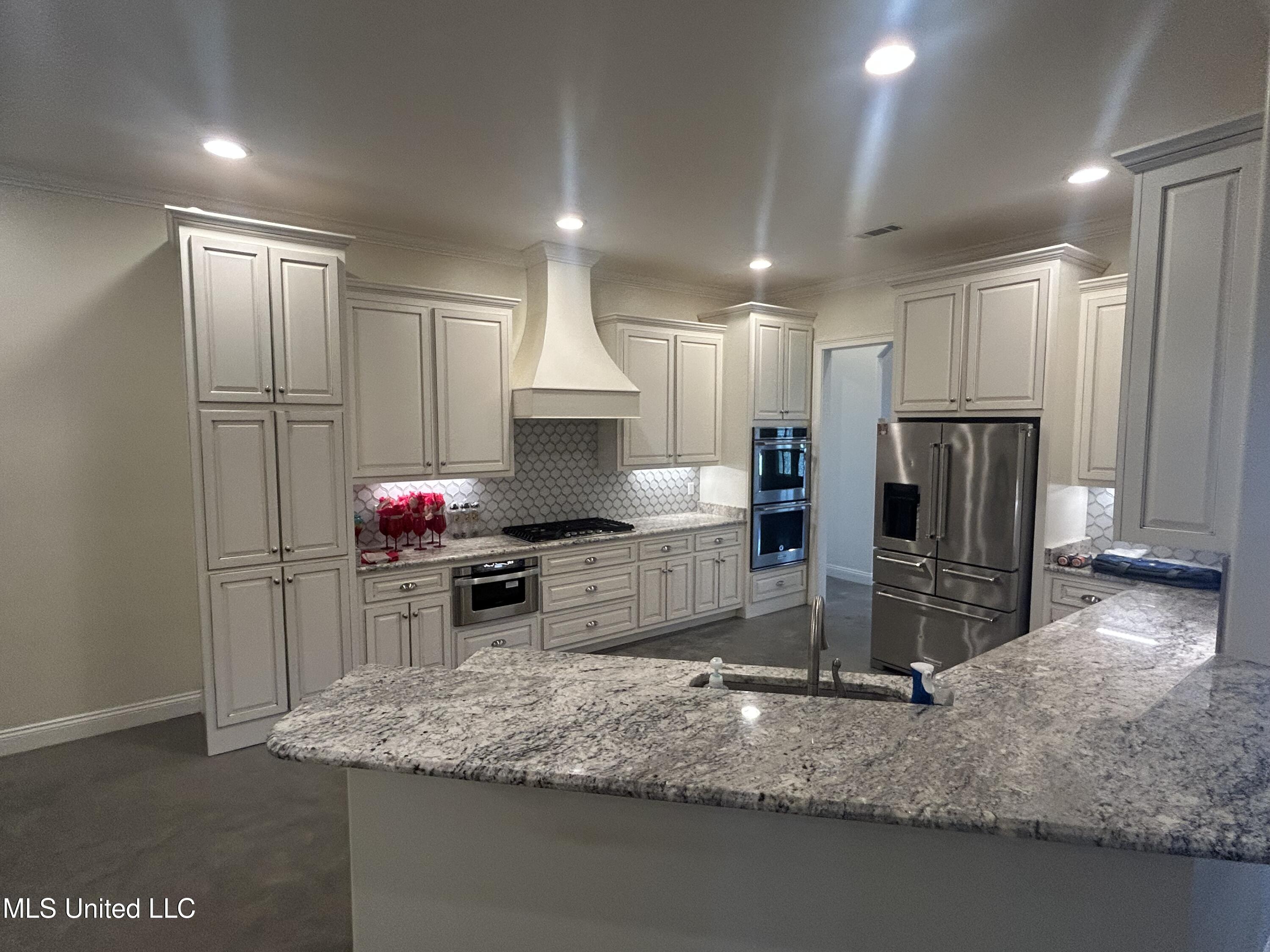1306 Robert E Lee Drive Property Photo 3