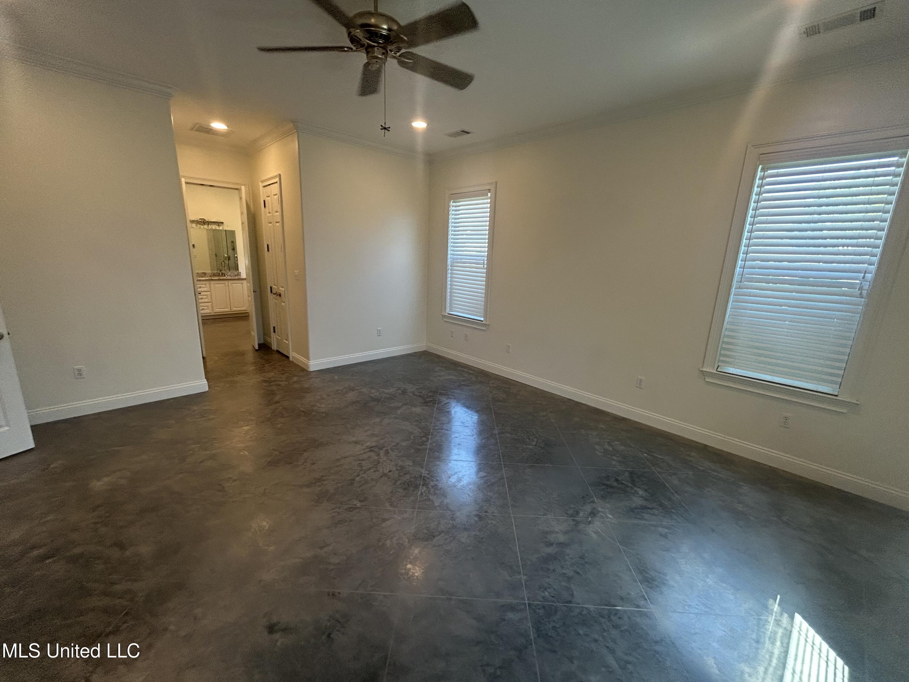 1306 Robert E Lee Drive Property Photo 6