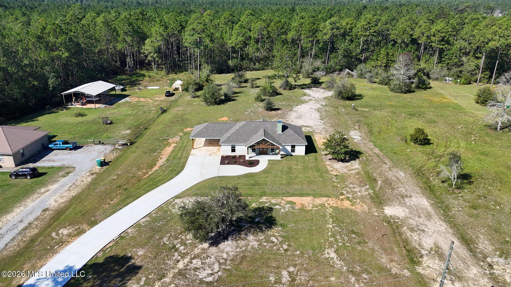 13405 Fox Run Drive Property Photo 3