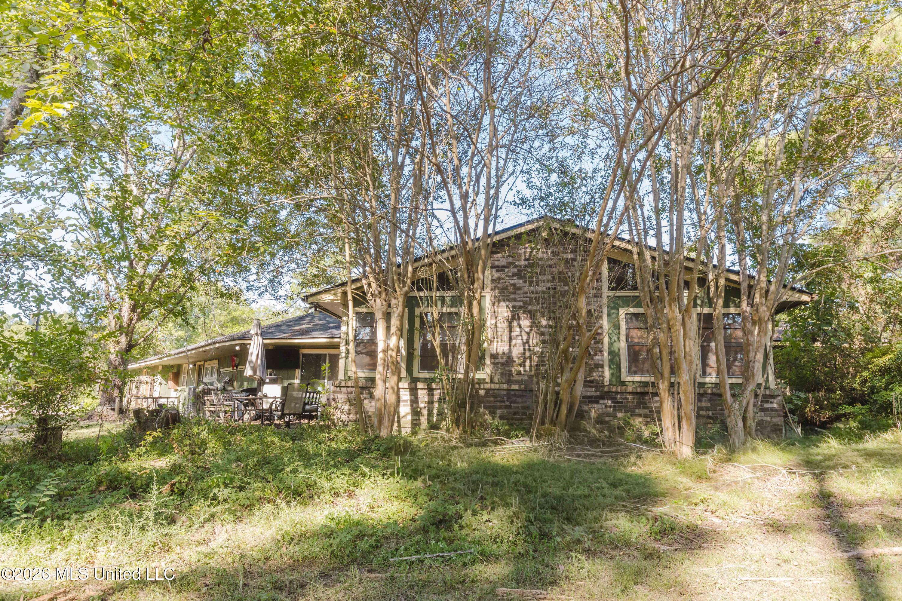 3010 Lee Avenue Property Photo 4