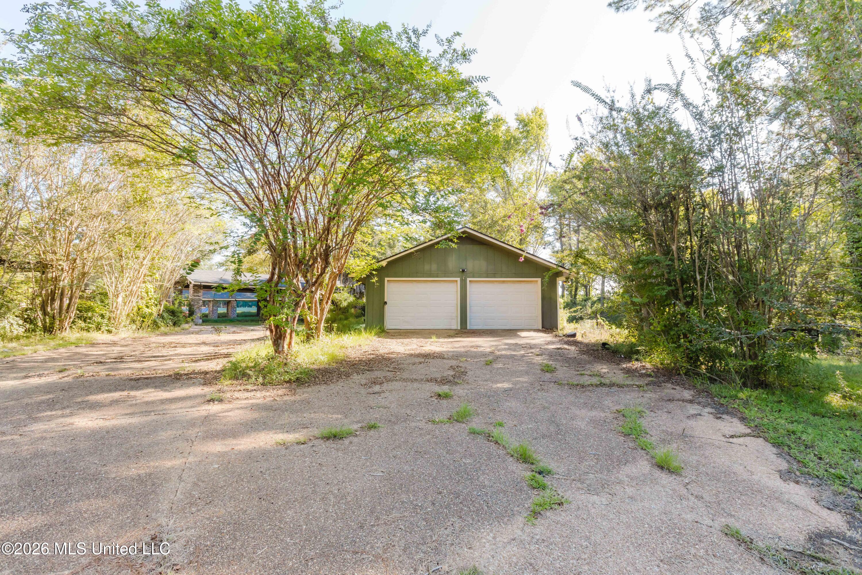 3010 Lee Avenue Property Photo 6