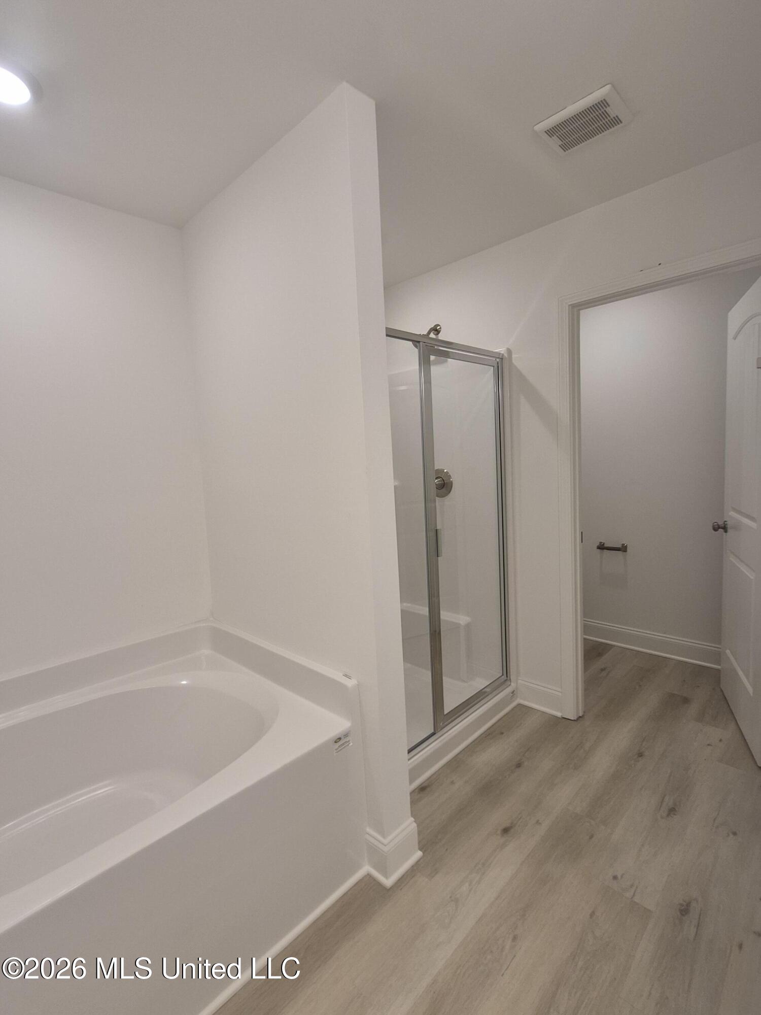 7851 Gardendale Drive Property Photo 7