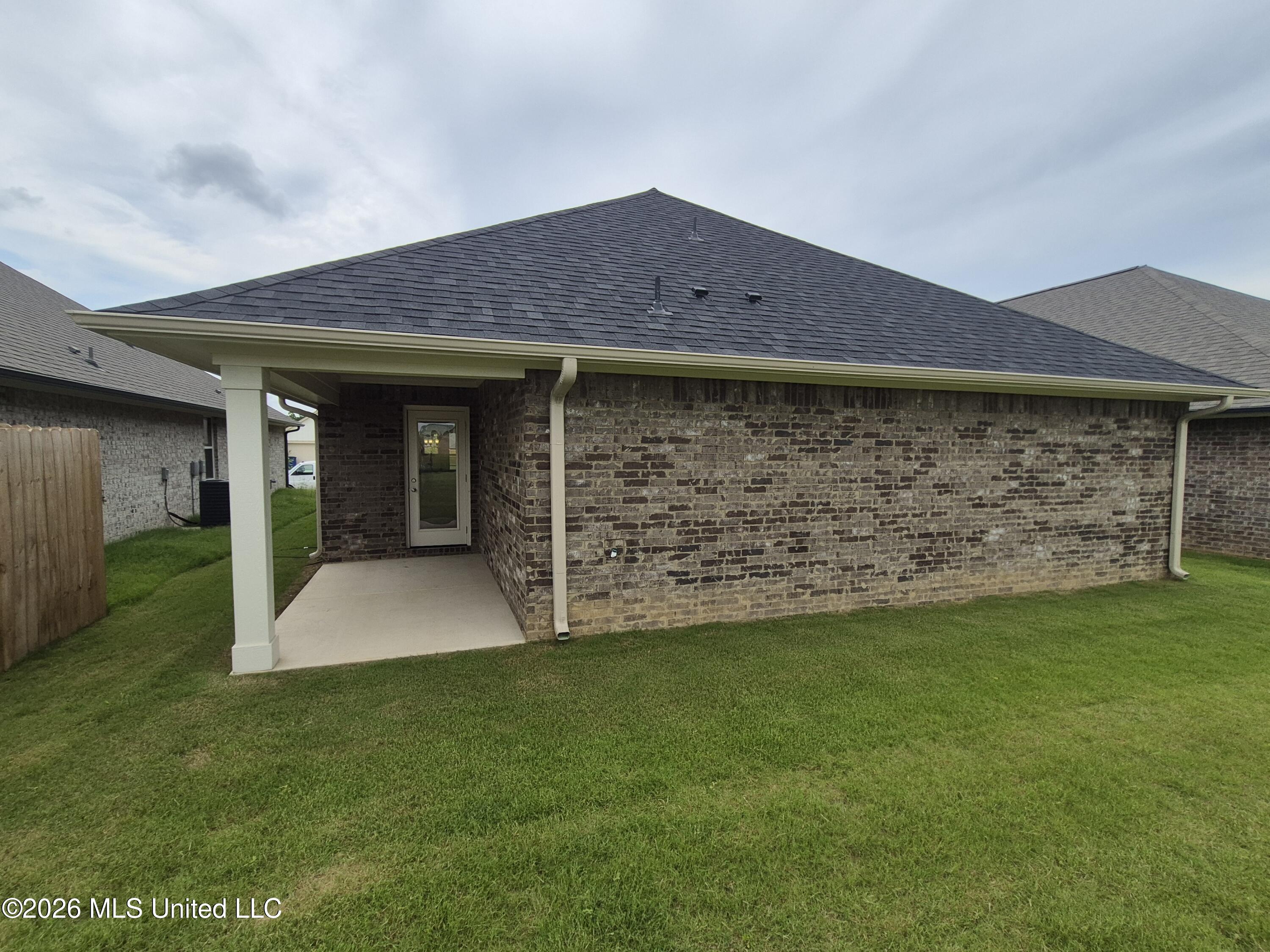 7851 Gardendale Drive Property Photo 11