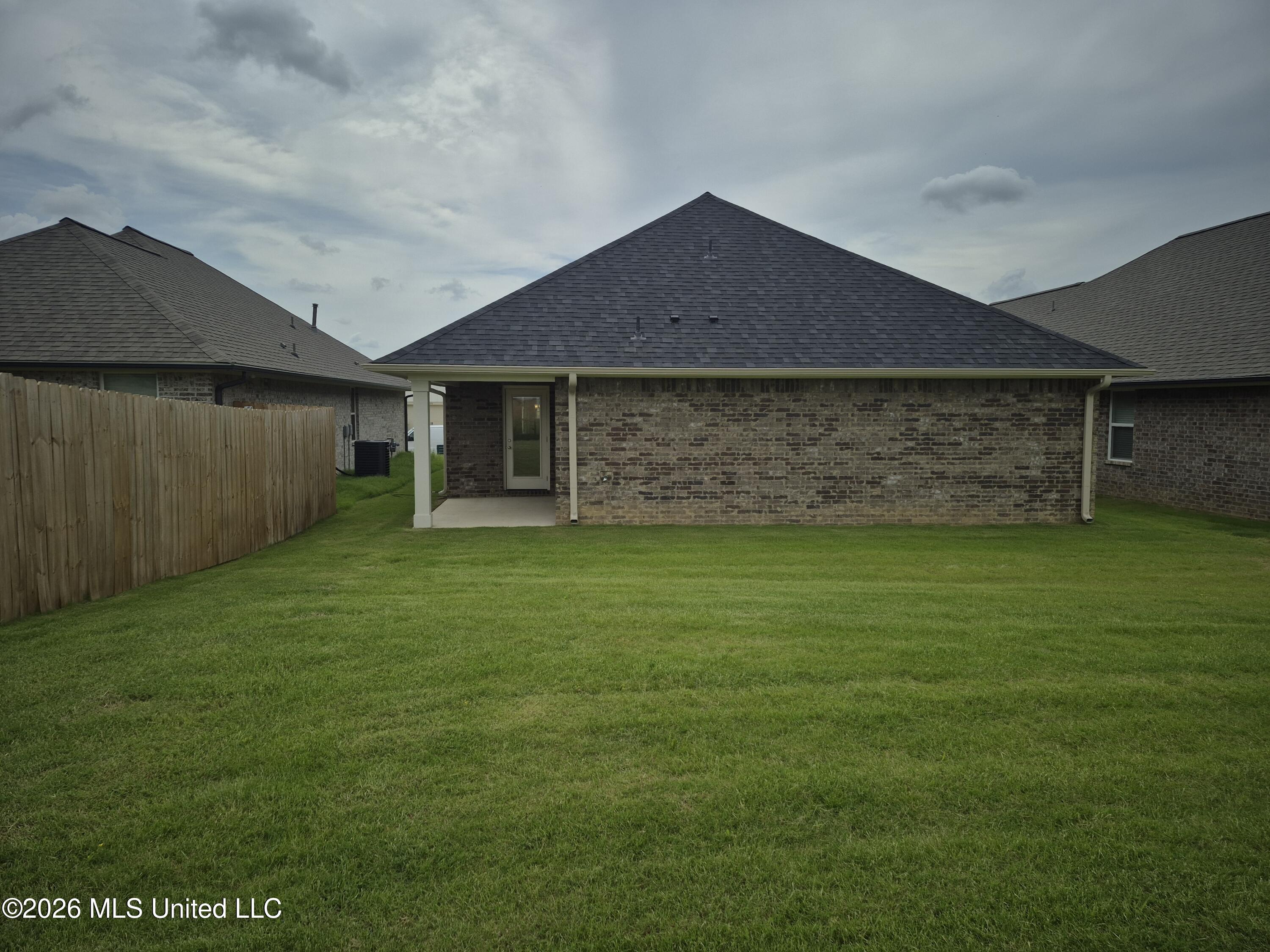 7851 Gardendale Drive Property Photo 12