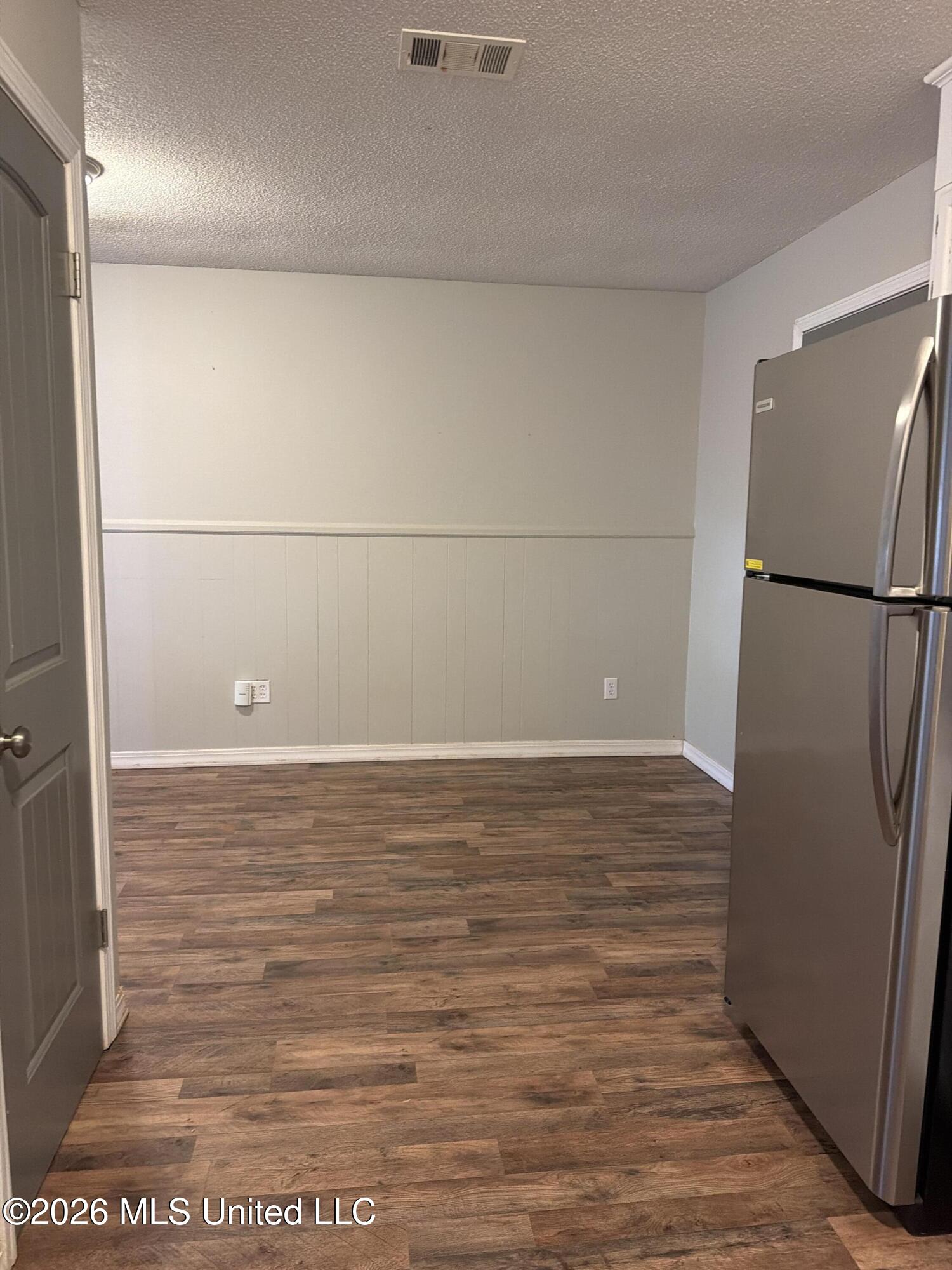 16 Meadows Street Property Photo 4