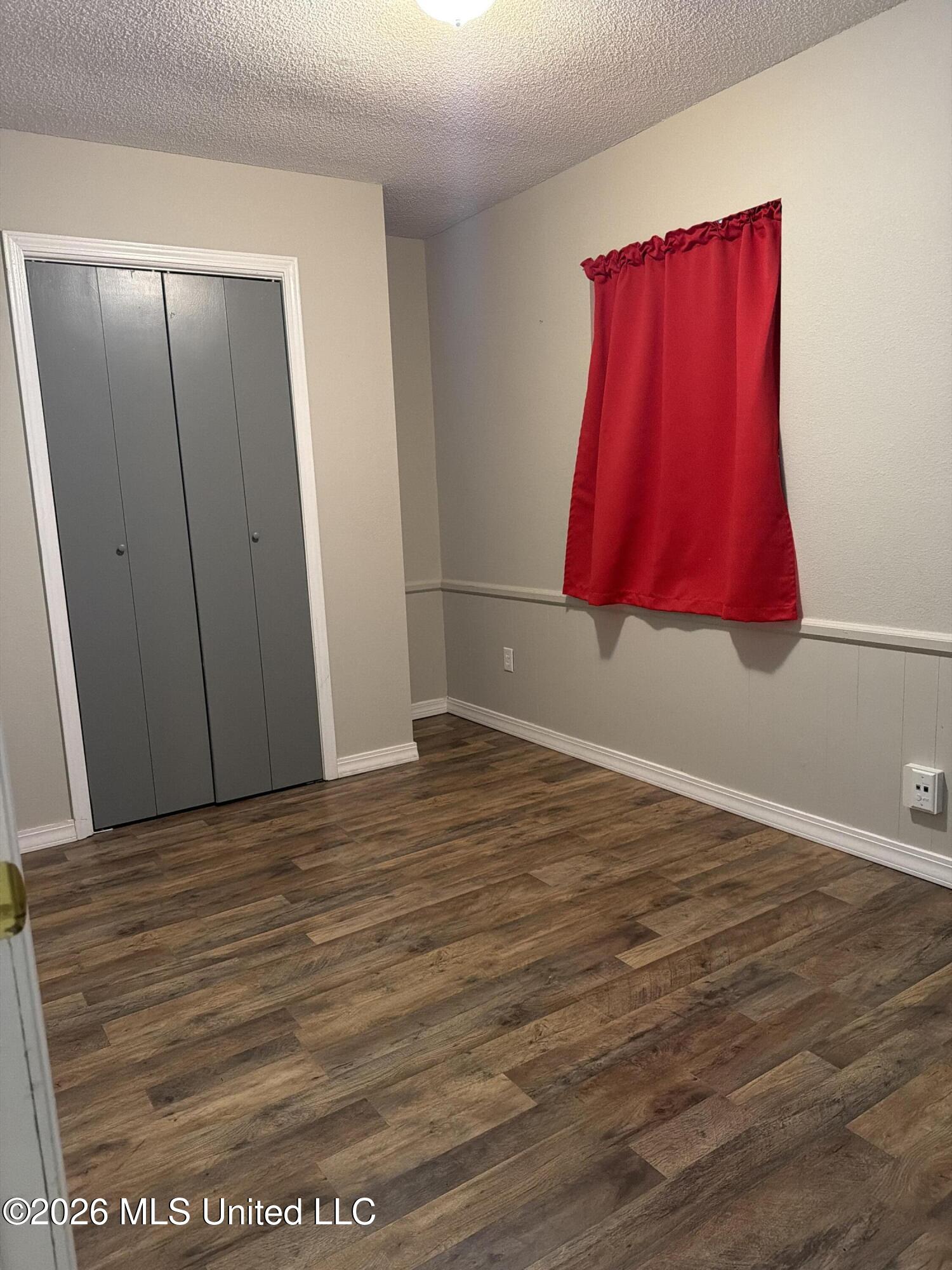 16 Meadows Street Property Photo 6