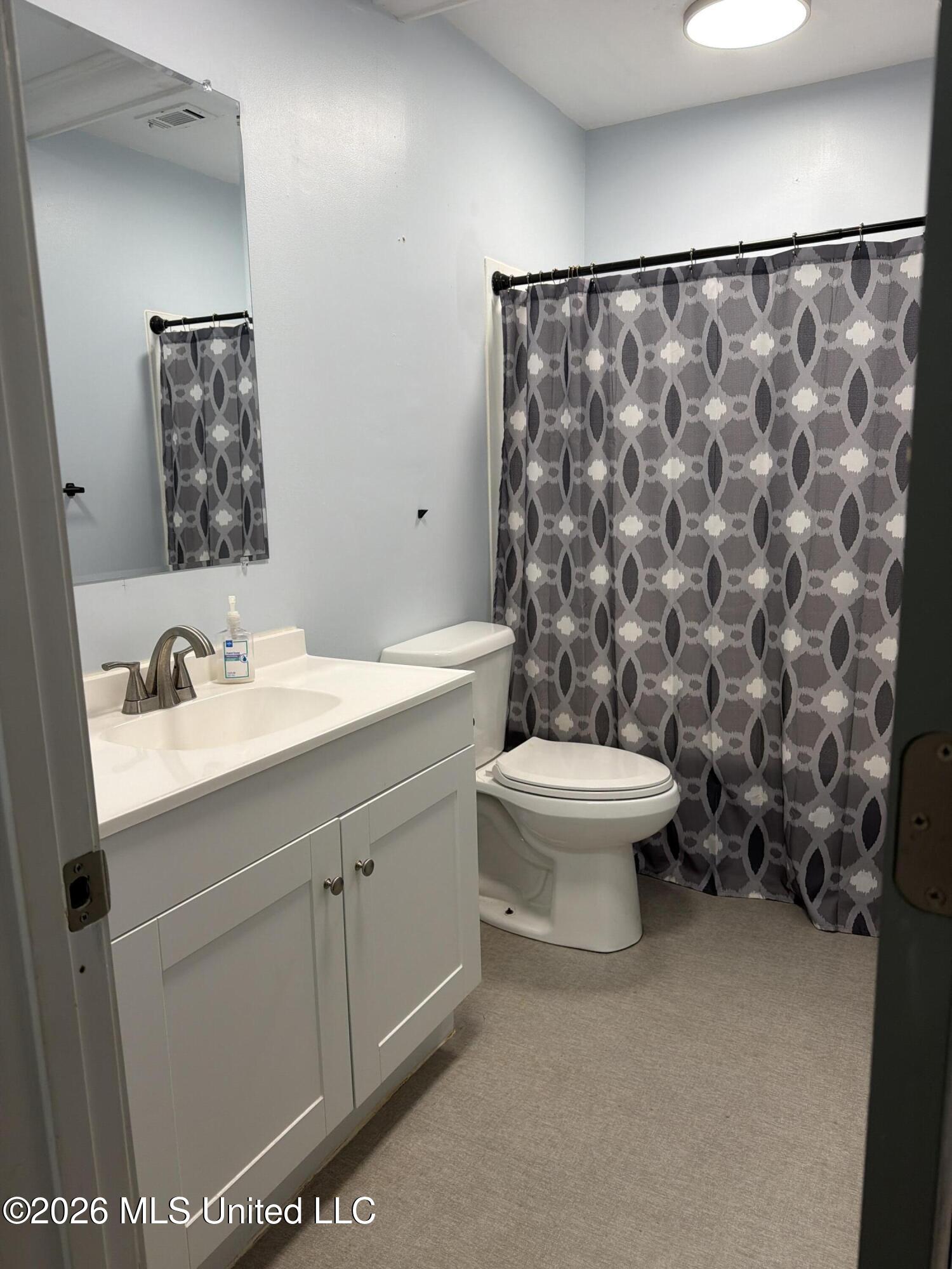 16 Meadows Street Property Photo 7