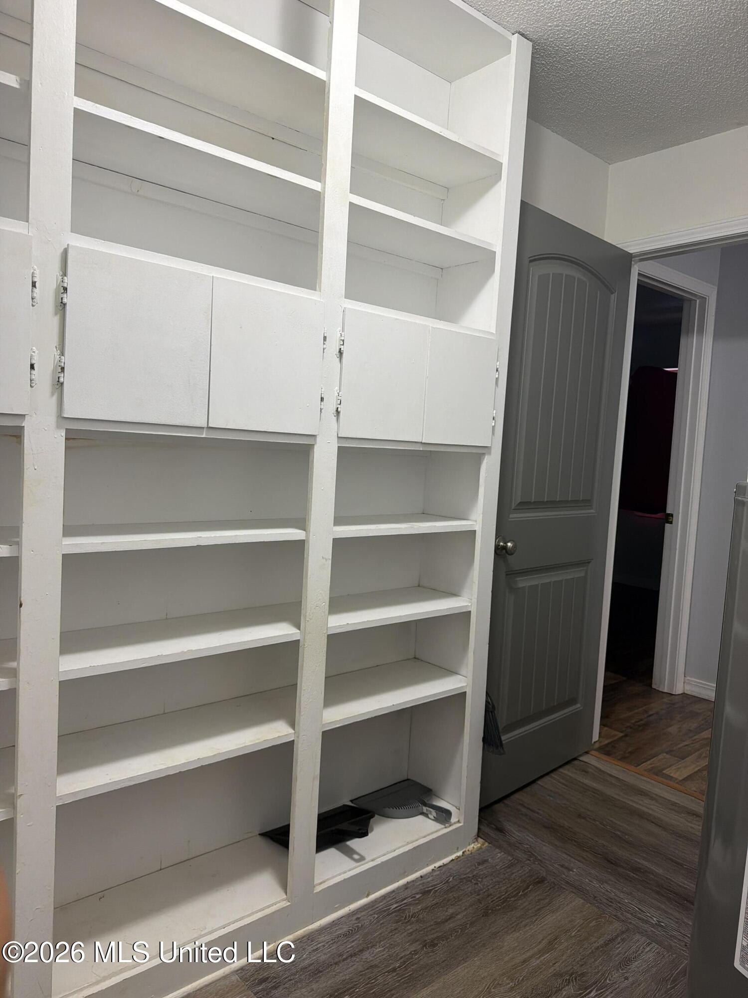 16 Meadows Street Property Photo 8