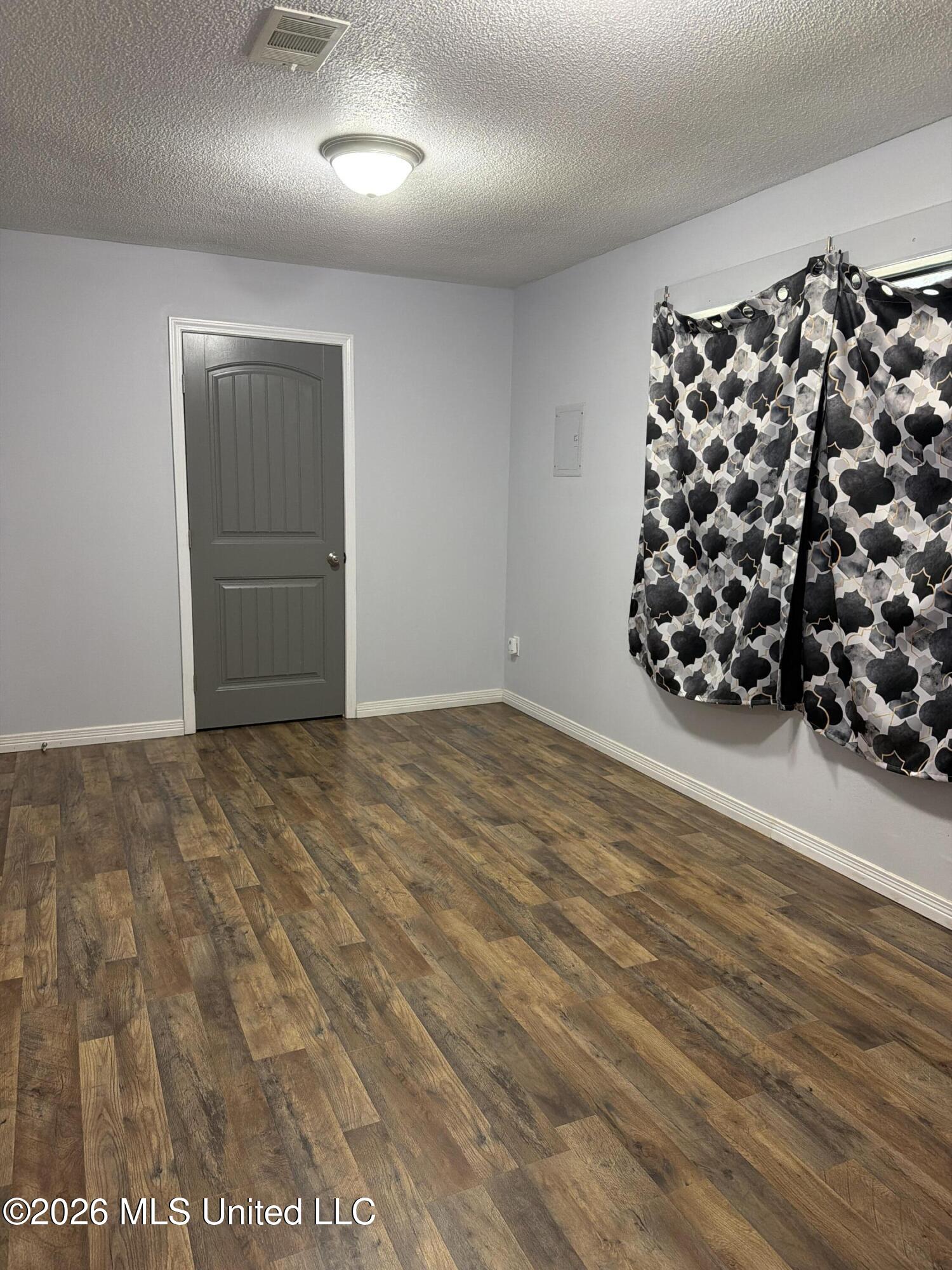 16 Meadows Street Property Photo 9