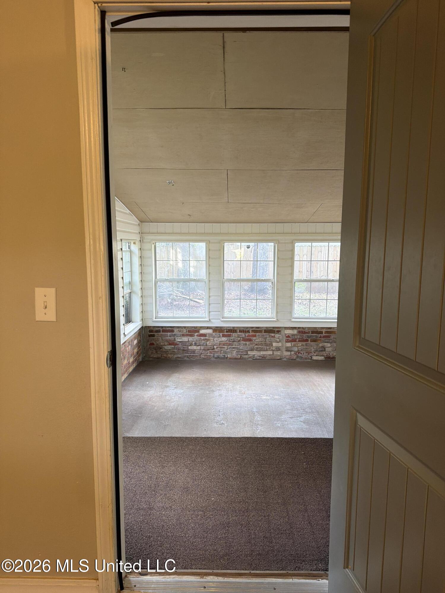 16 Meadows Street Property Photo 11