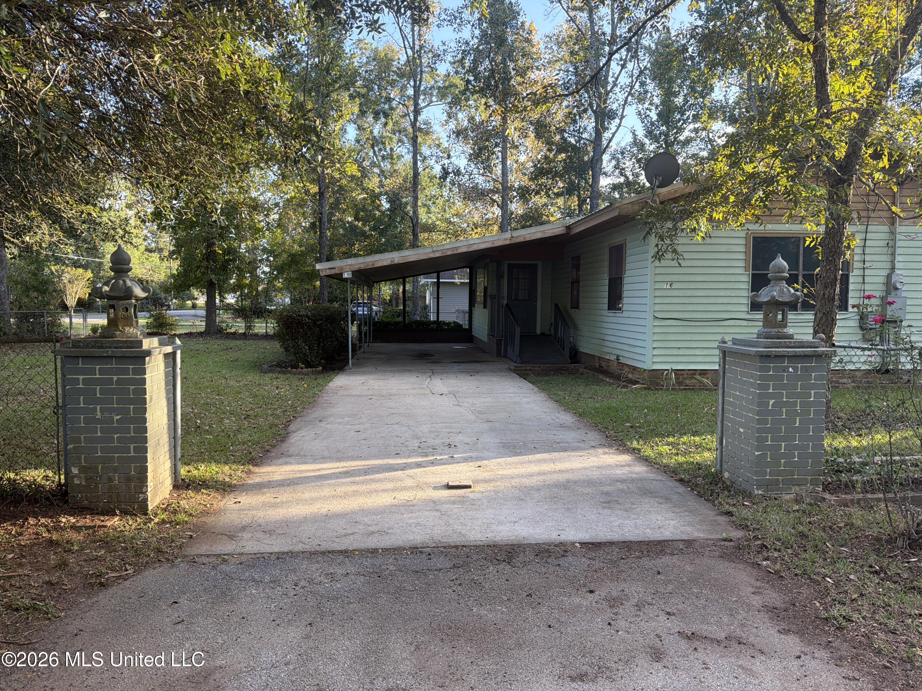 16 Meadows Street Property Photo 12