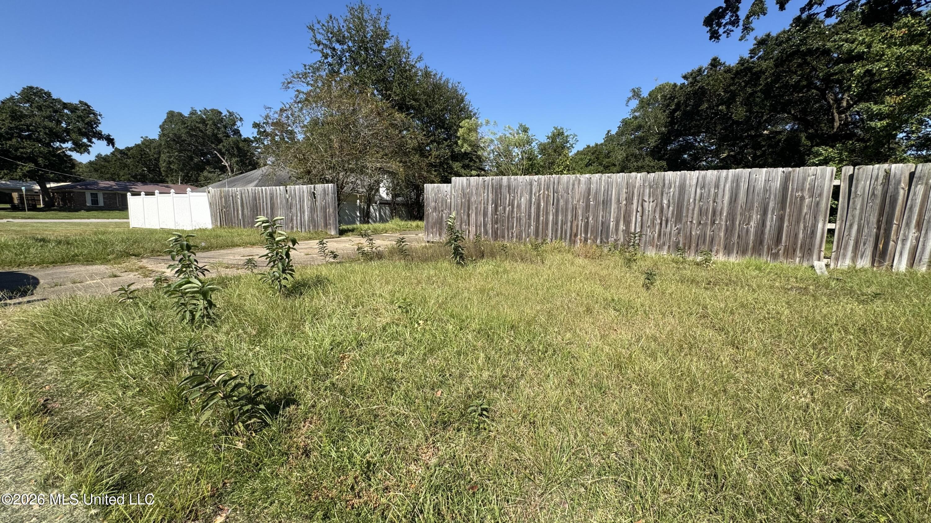 2212 Sandalwood Place Property Photo 2