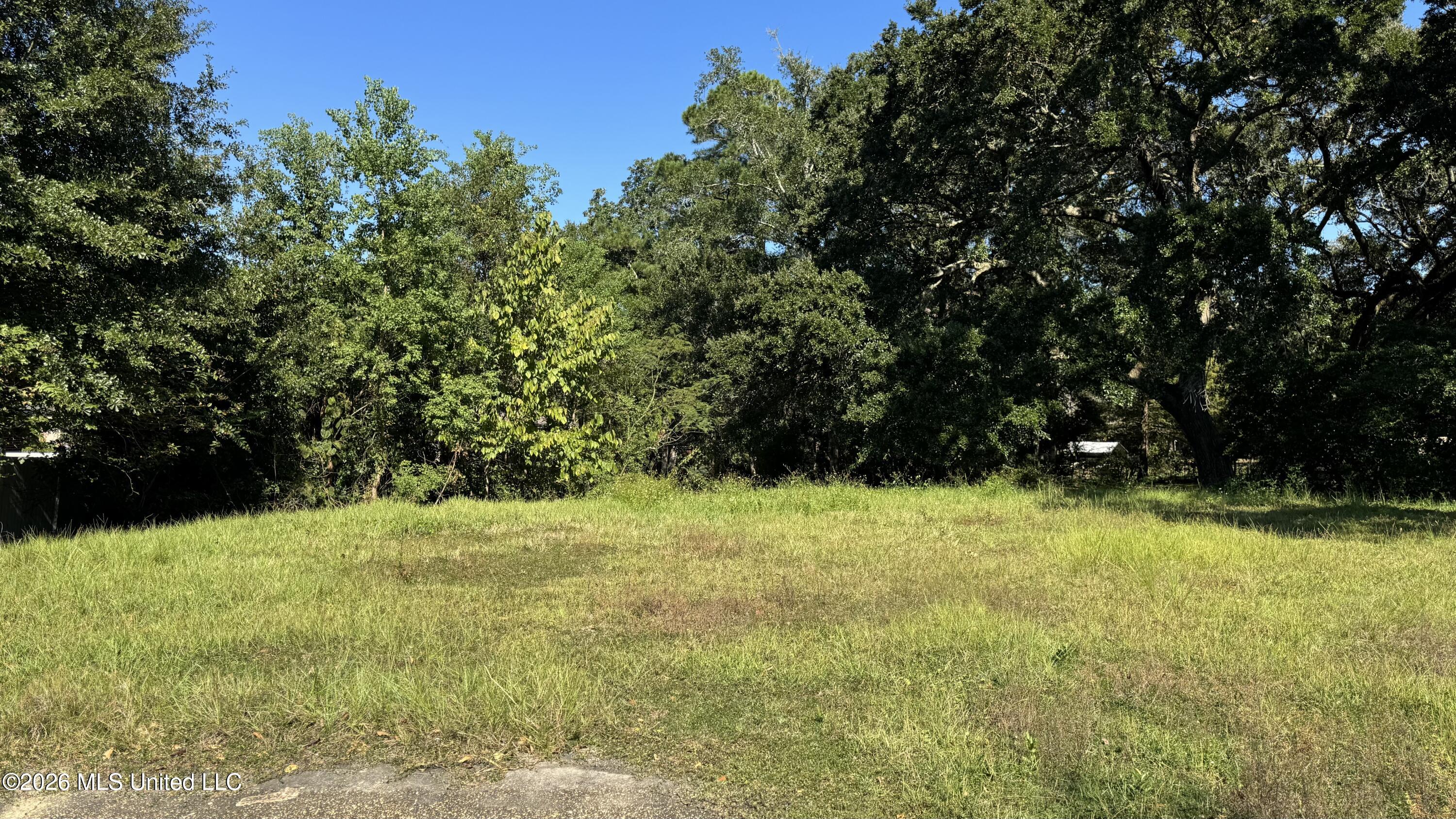 2212 Sandalwood Place Property Photo 3