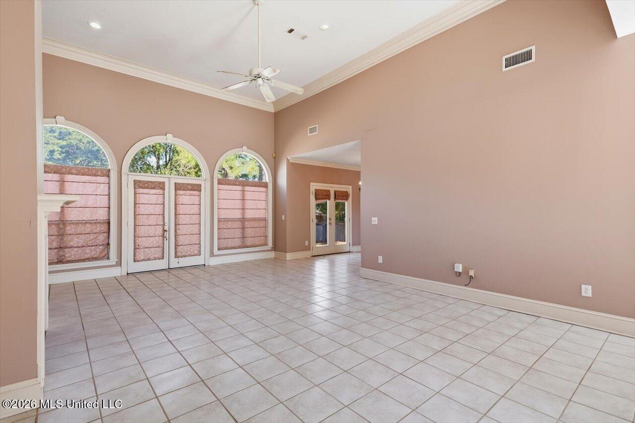 804 Annandale Road Property Photo 6