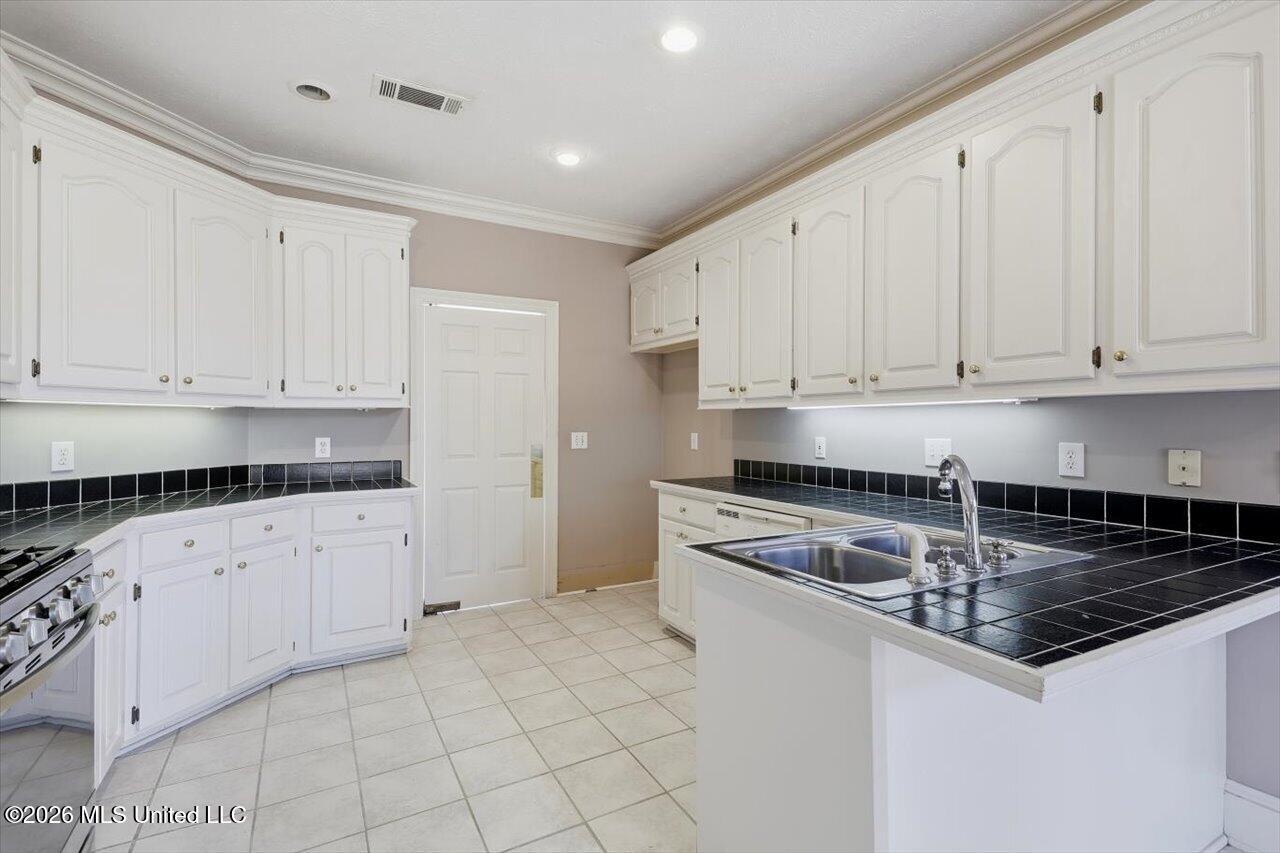 804 Annandale Road Property Photo 8
