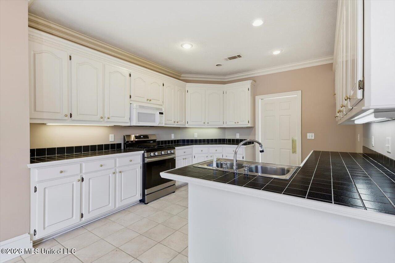 804 Annandale Road Property Photo 9
