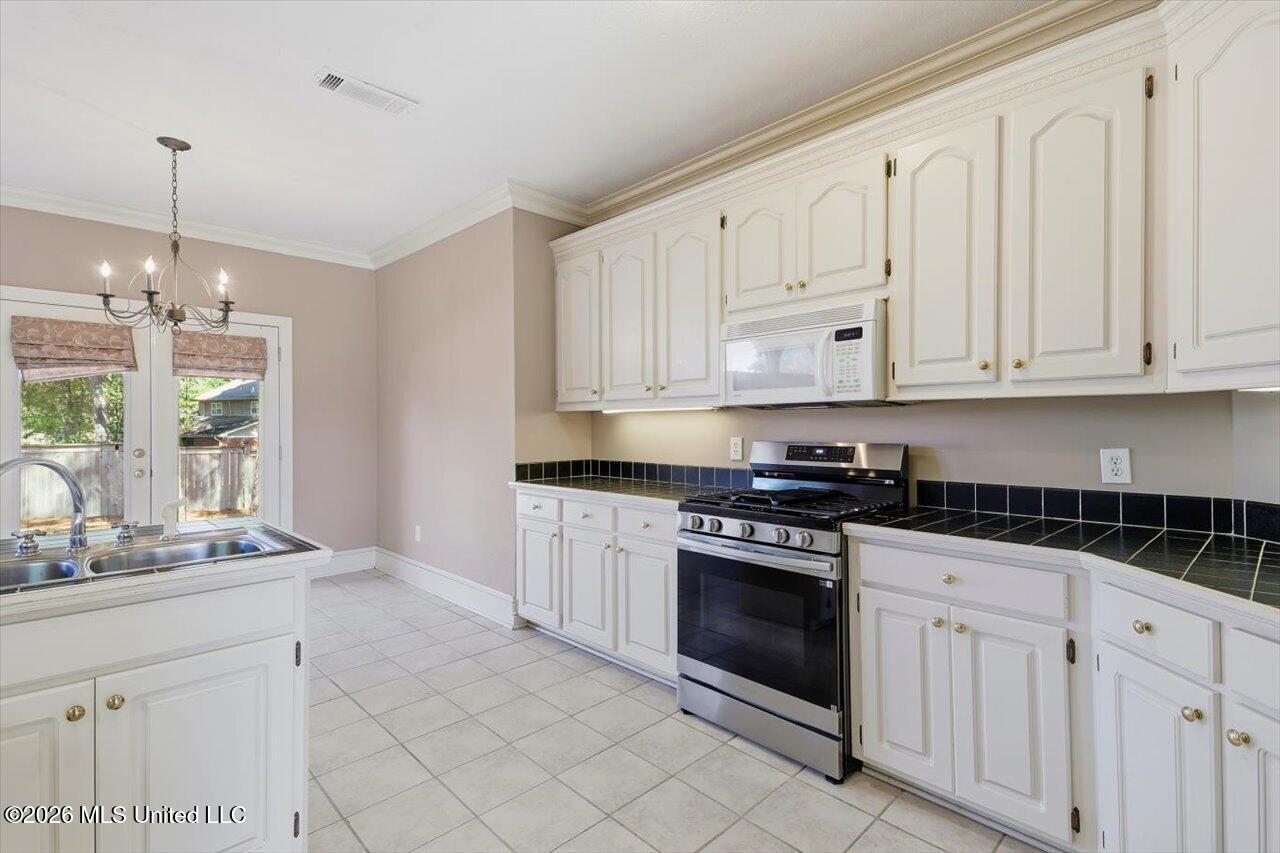 804 Annandale Road Property Photo 10