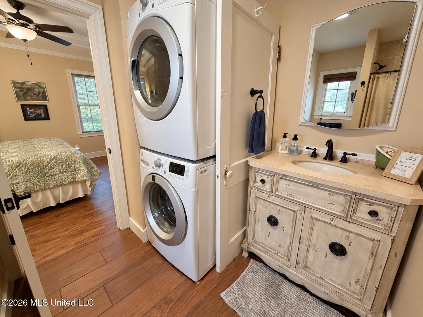 332 Clark Street Property Photo 7