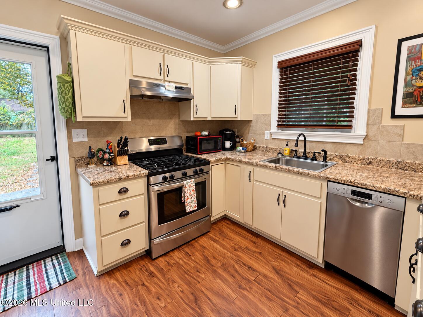 332 Clark Street Property Photo 13