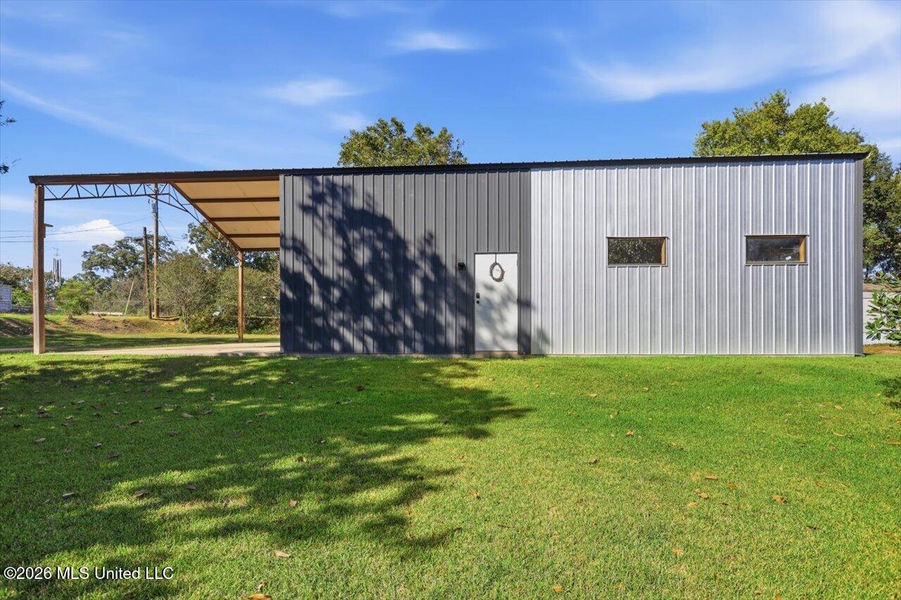 2057 E Whitworth Street Property Photo 2