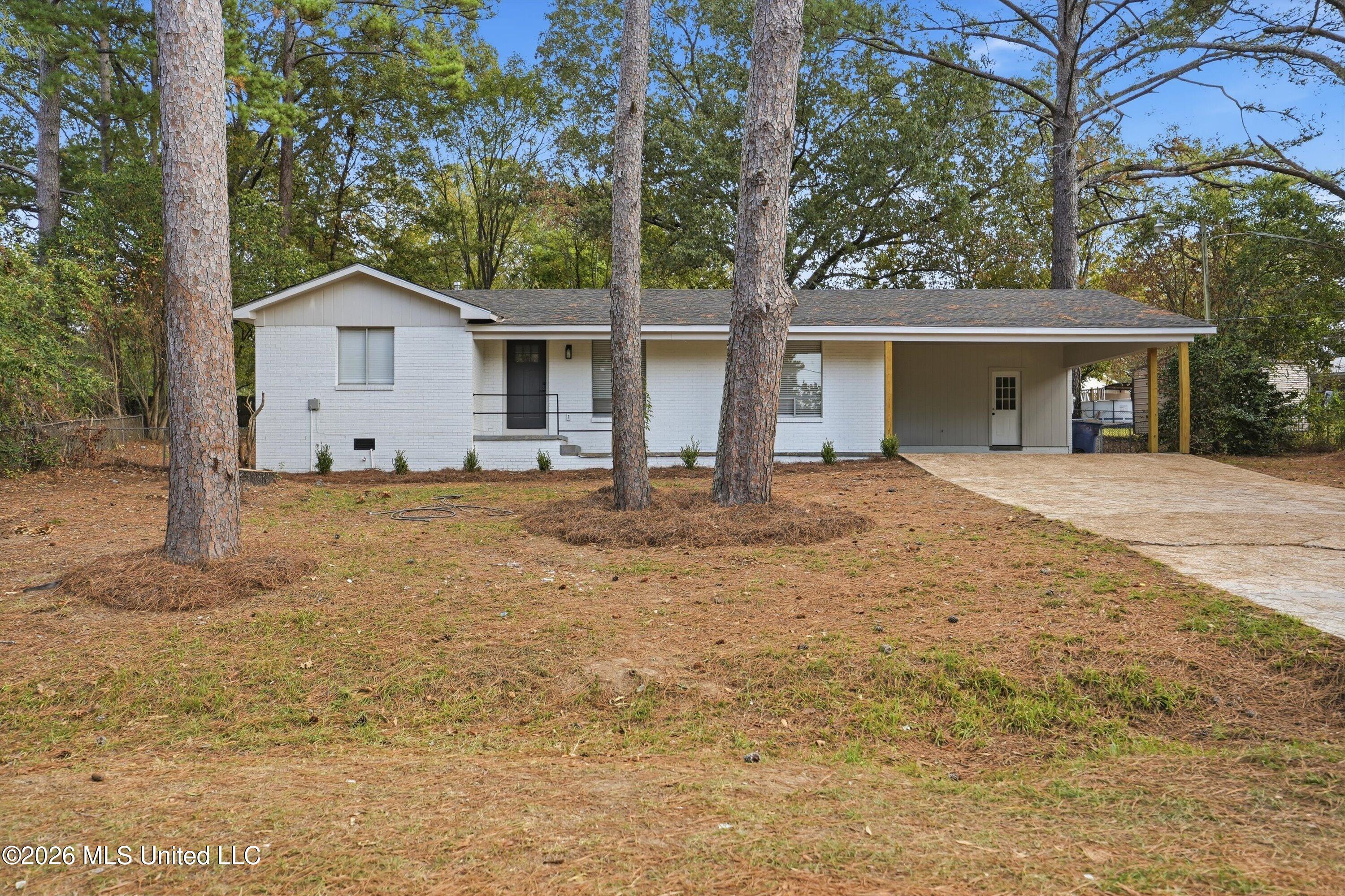605 Plainview Circle Property Photo 1