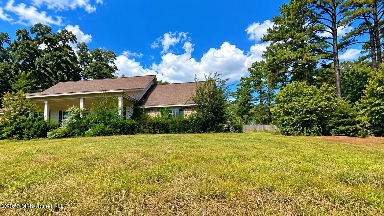 422 Cambridge Lane Property Photo 3