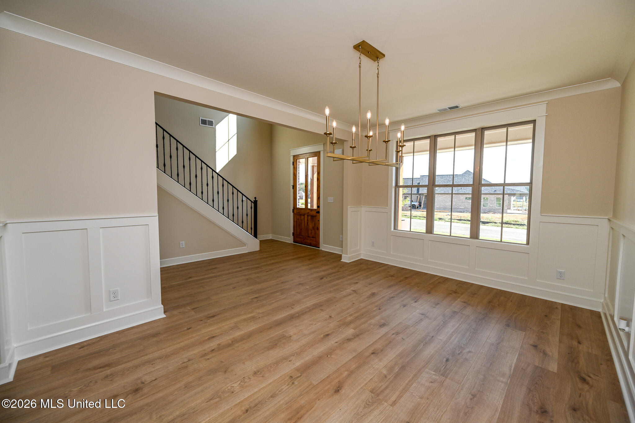 2306 Lochside Street Property Photo 8