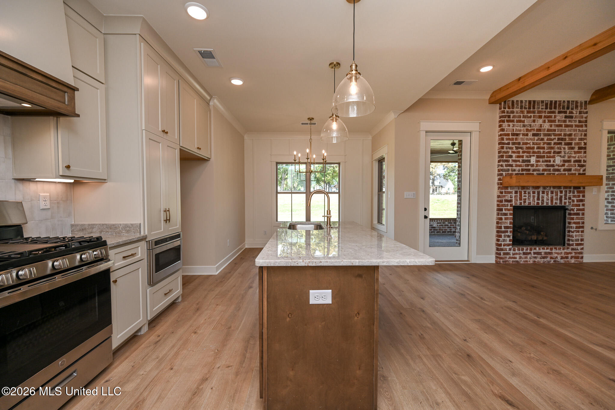 2306 Lochside Street Property Photo 25