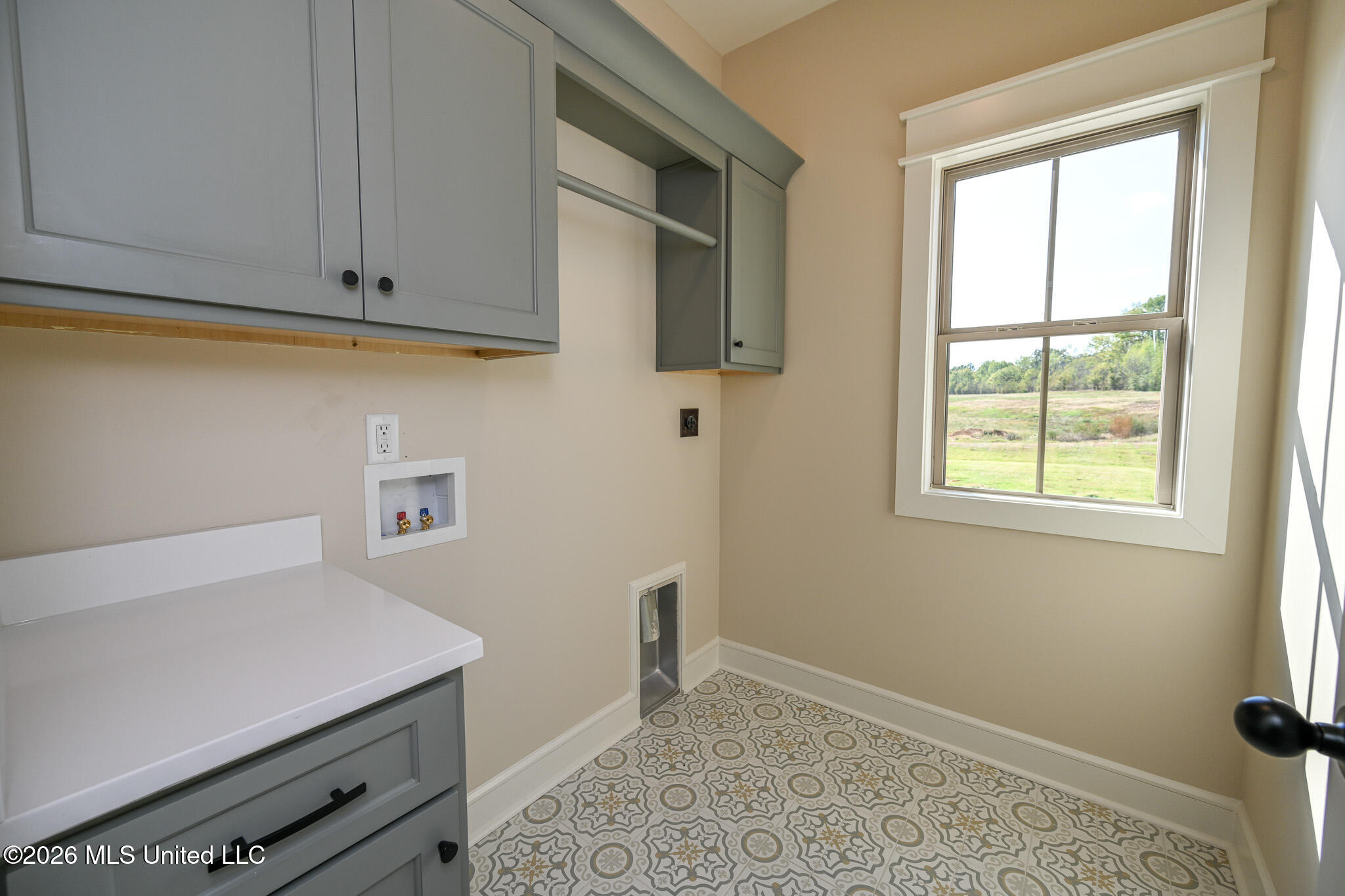 2306 Lochside Street Property Photo 36