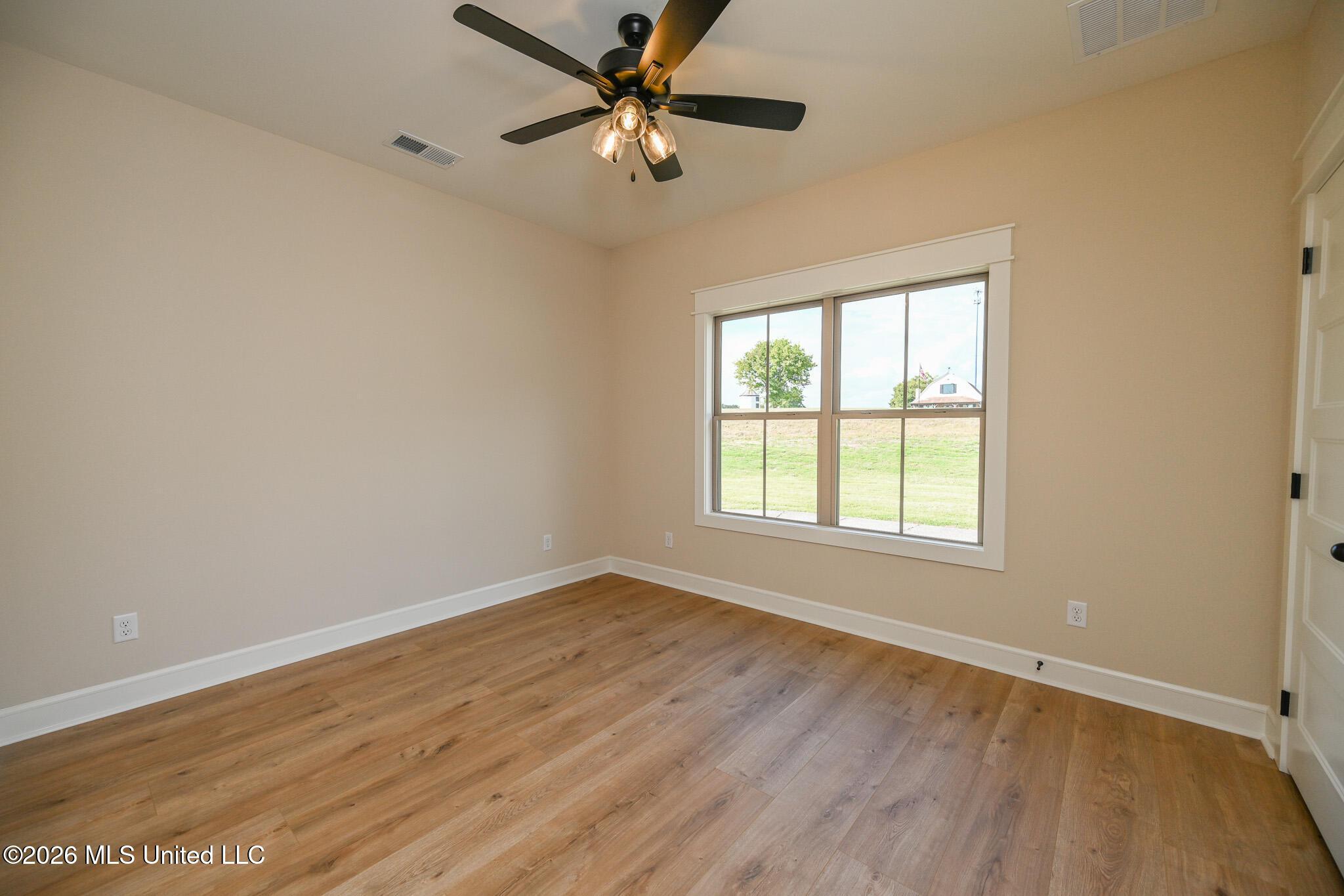 2306 Lochside Street Property Photo 37