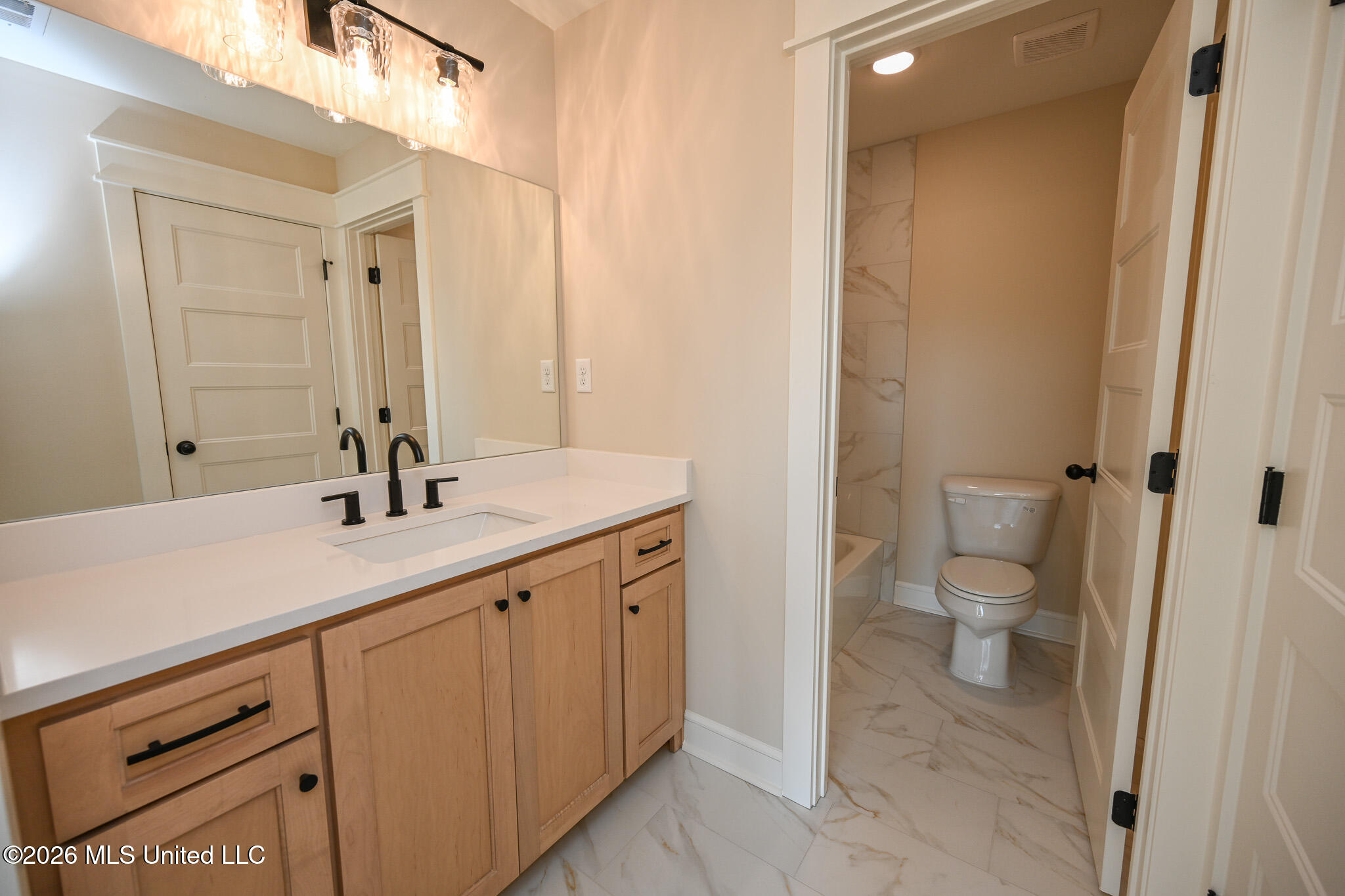 2306 Lochside Street Property Photo 44